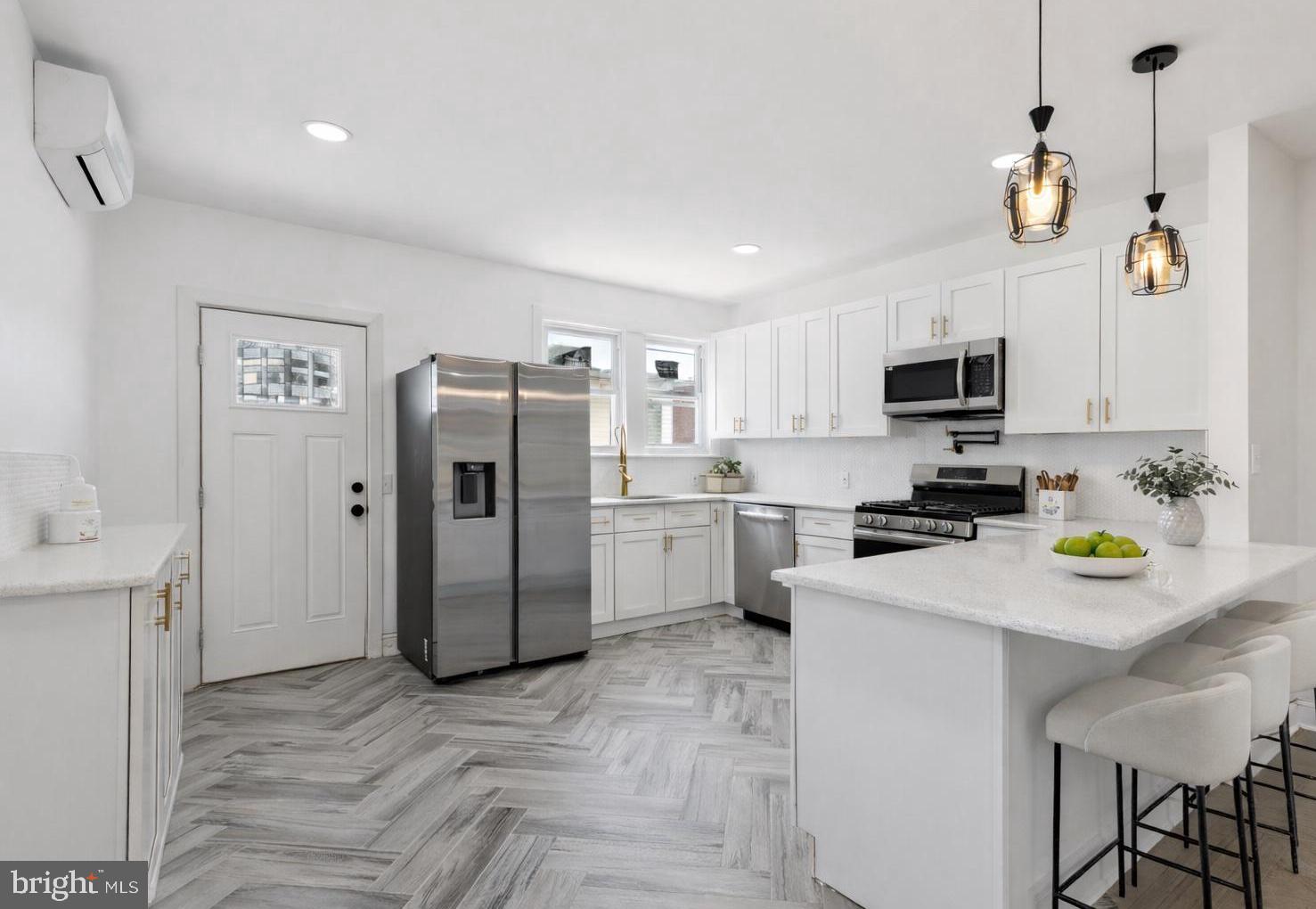 WEST OAK LANE - Residential