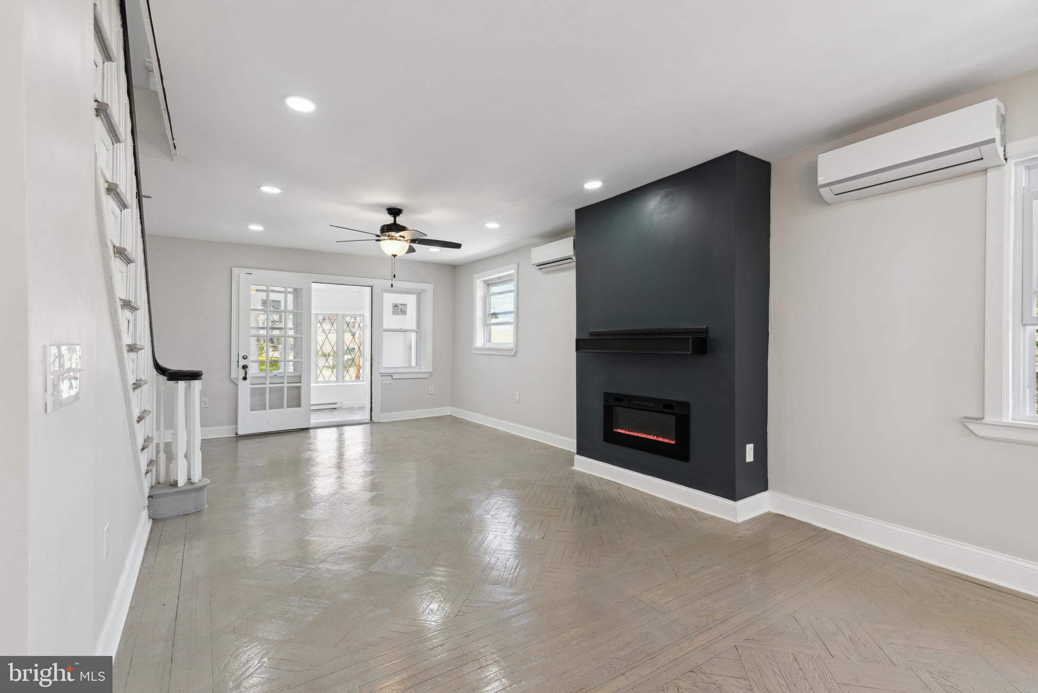 WEST OAK LANE - Residential