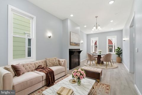 Townhouse For Sale - 217 W Union Street<br/> BURLINGTON, NJ 08016