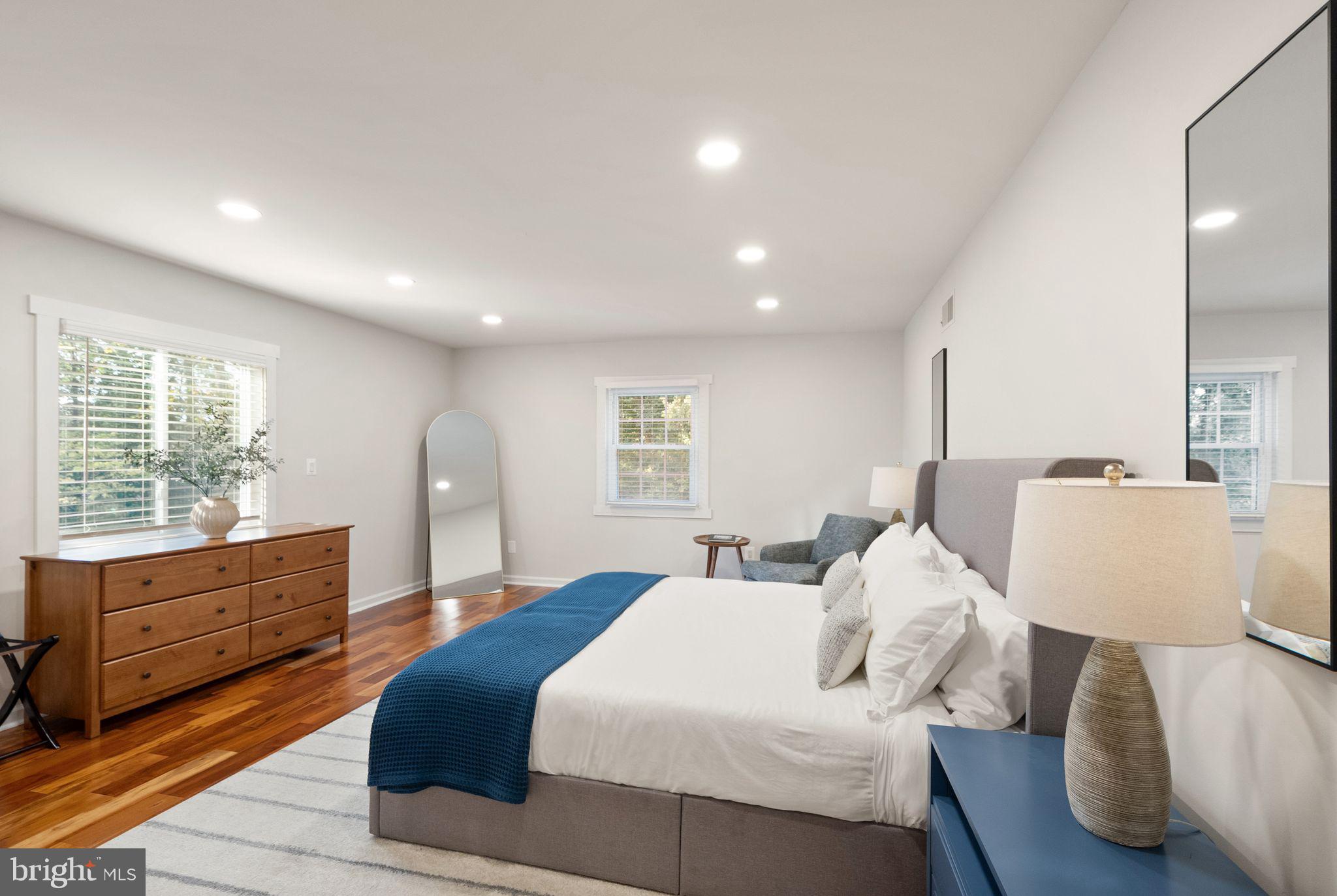 ANNANDALE ACRES - Residential