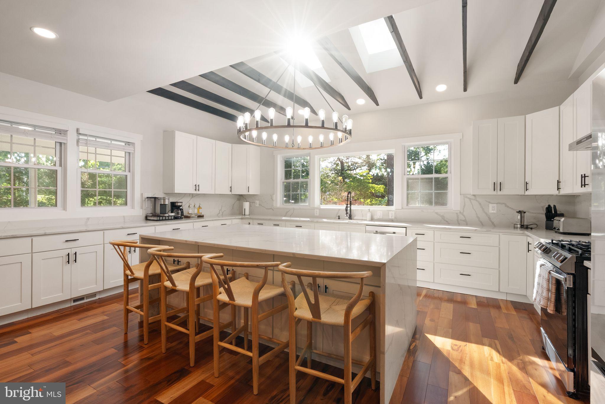 ANNANDALE ACRES - Residential