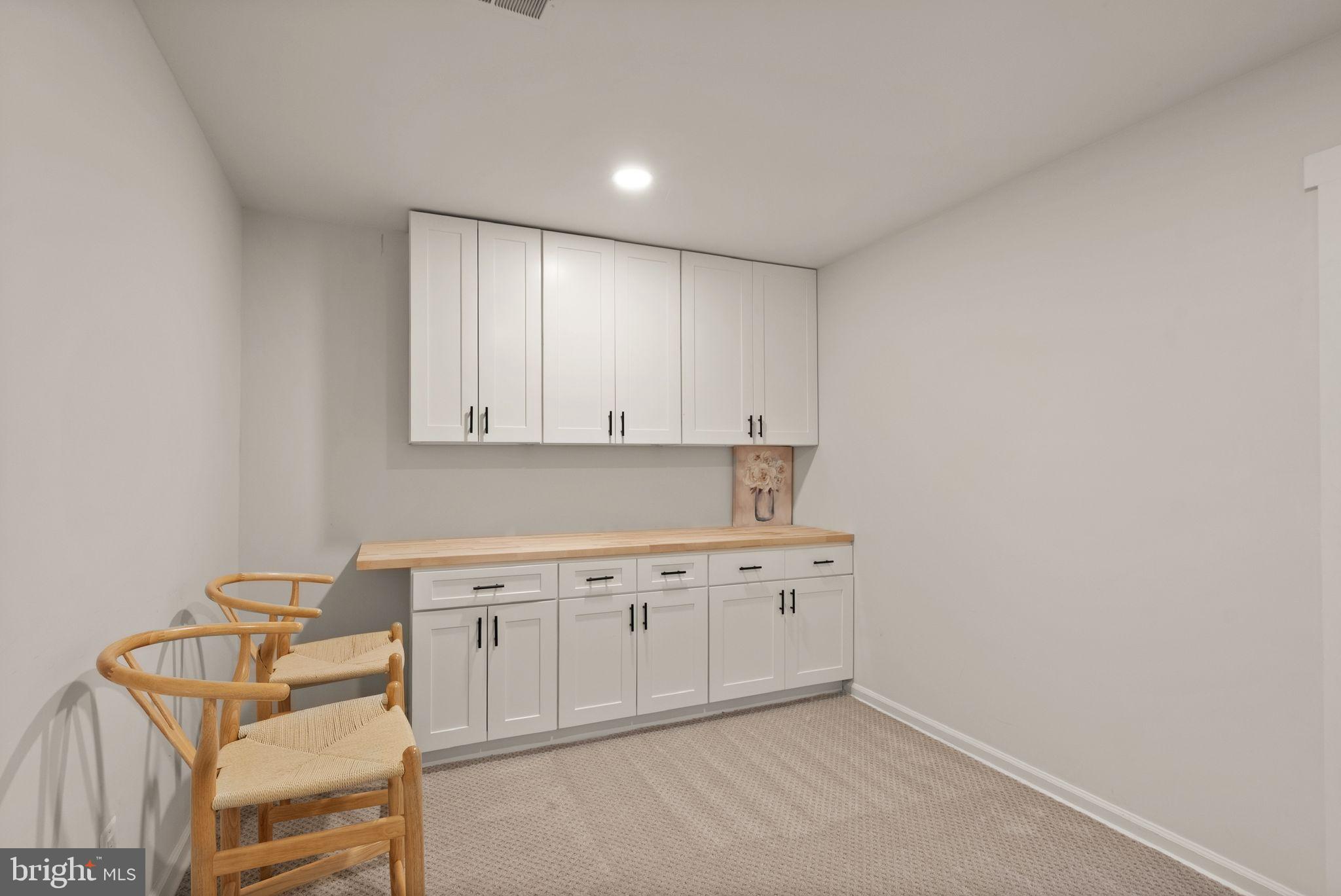 ANNANDALE ACRES - Residential