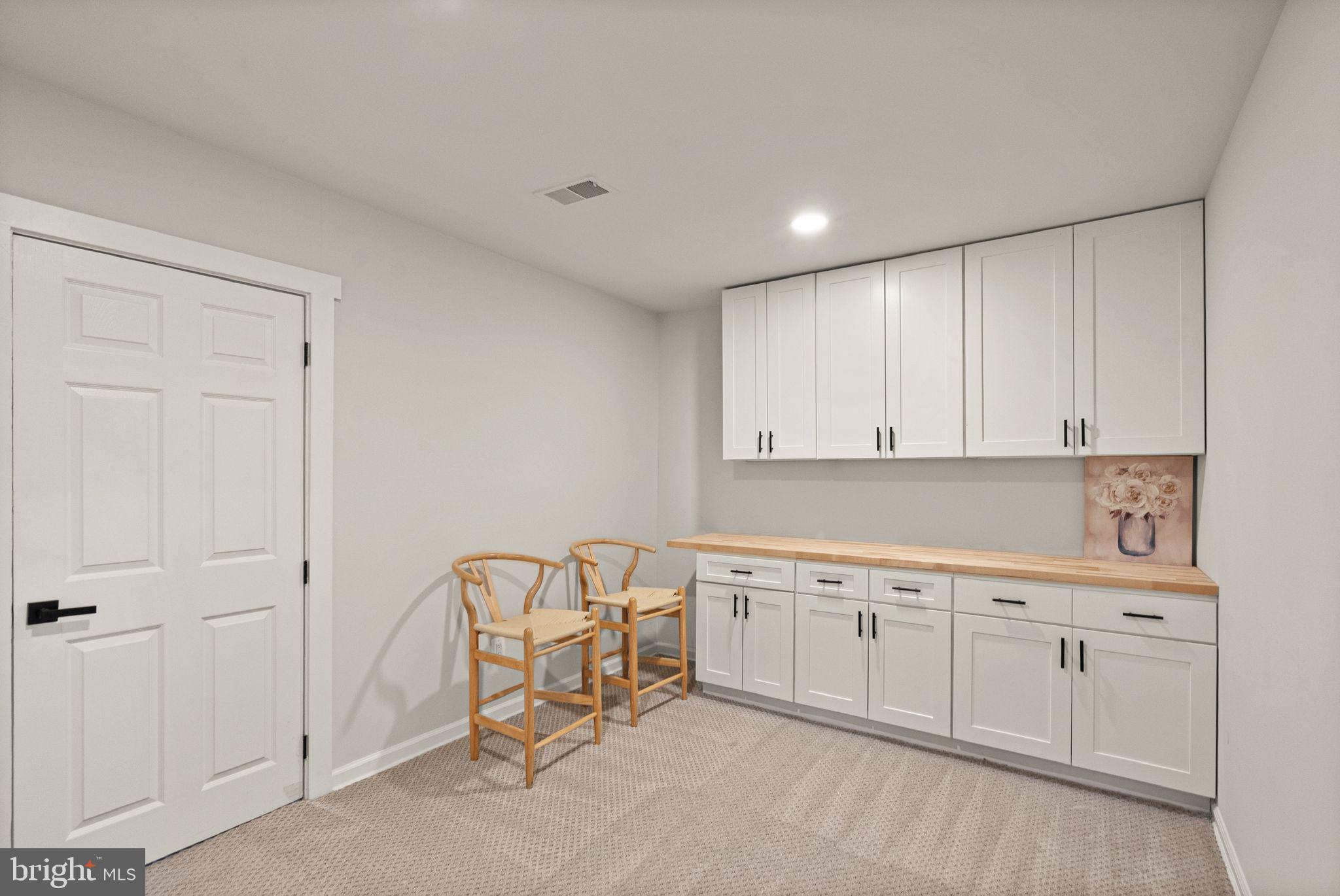 ANNANDALE ACRES - Residential