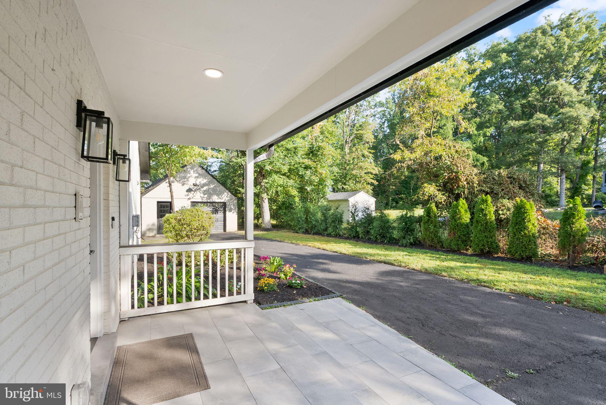 ANNANDALE ACRES - Residential