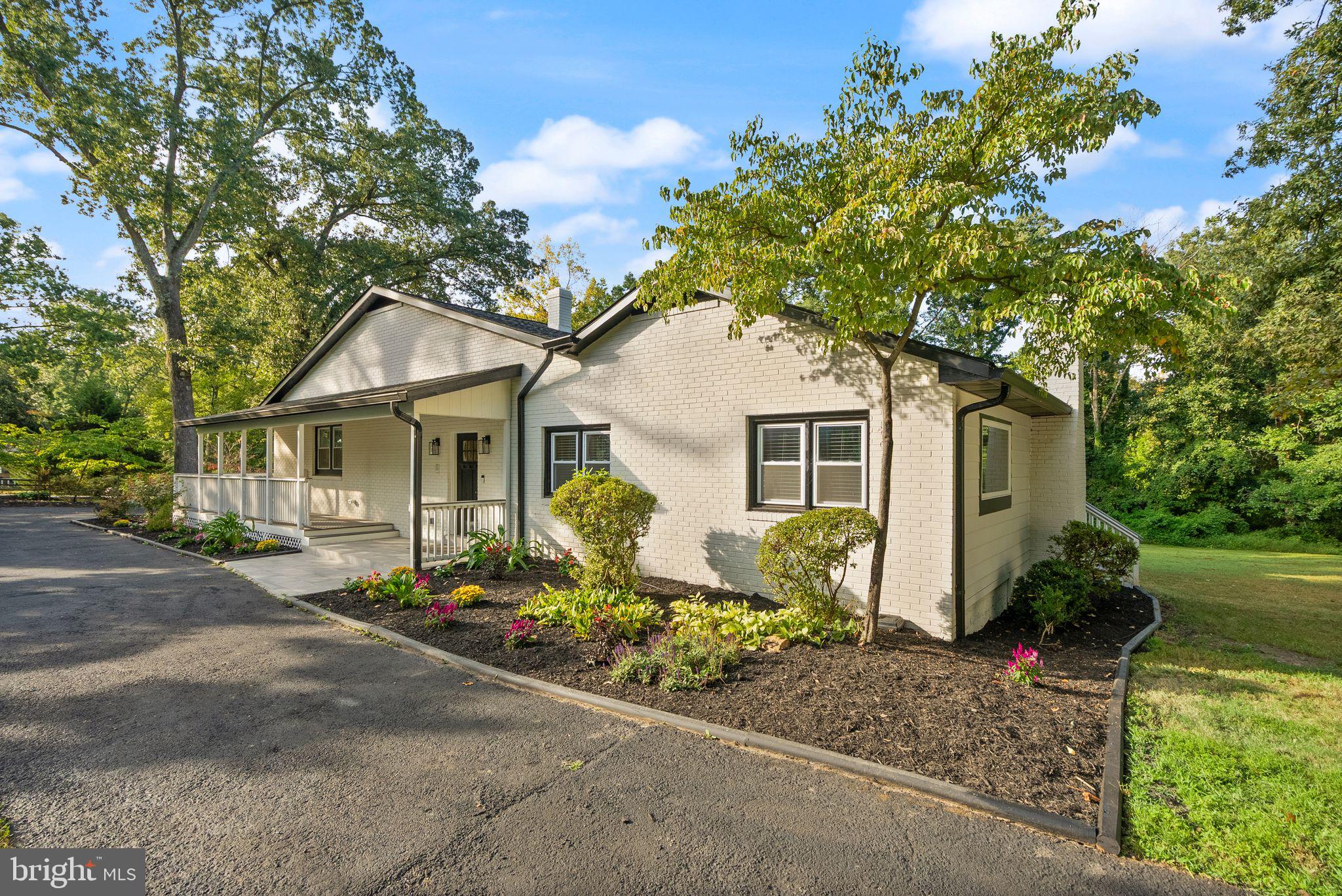 ANNANDALE ACRES - Residential