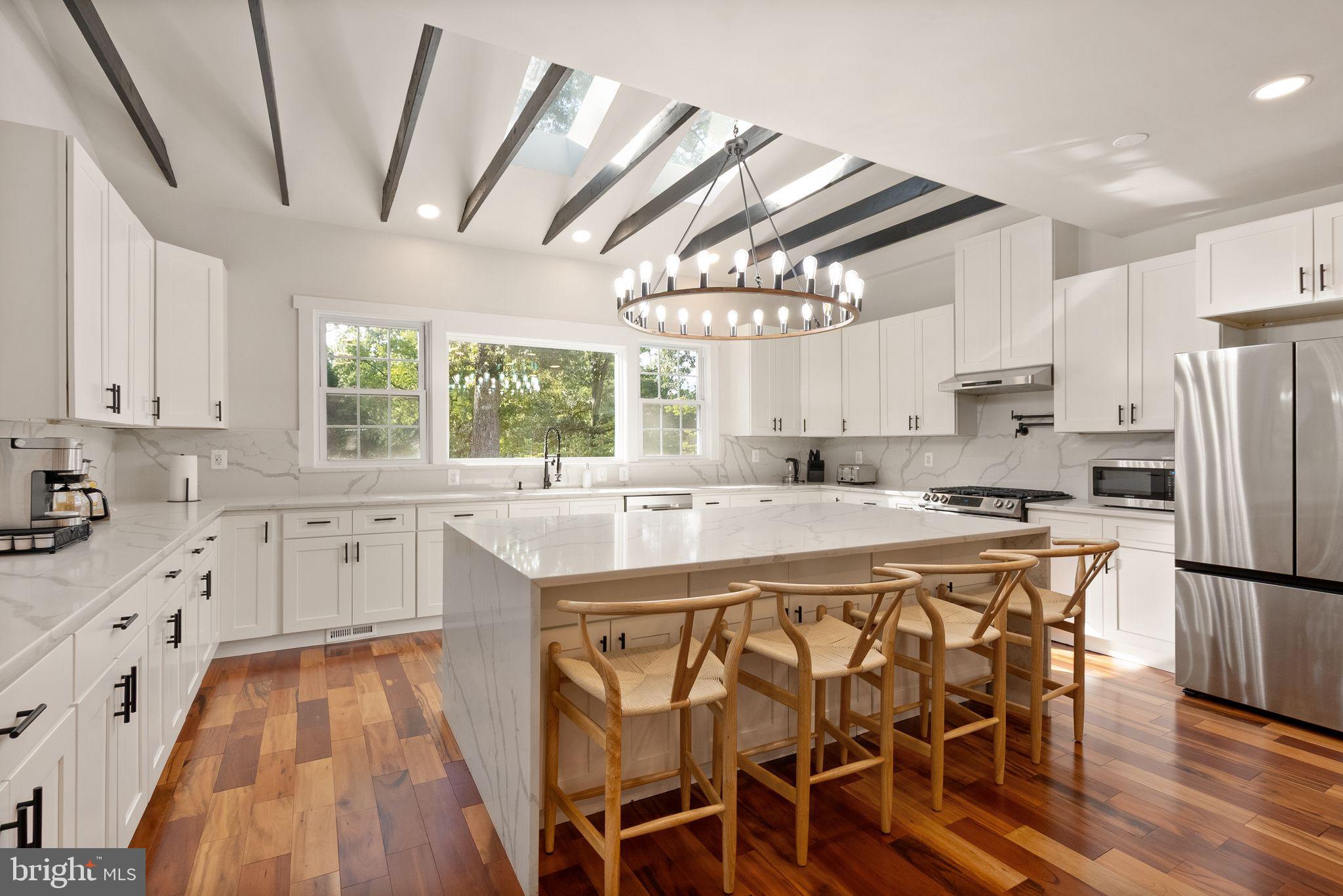 ANNANDALE ACRES - Residential