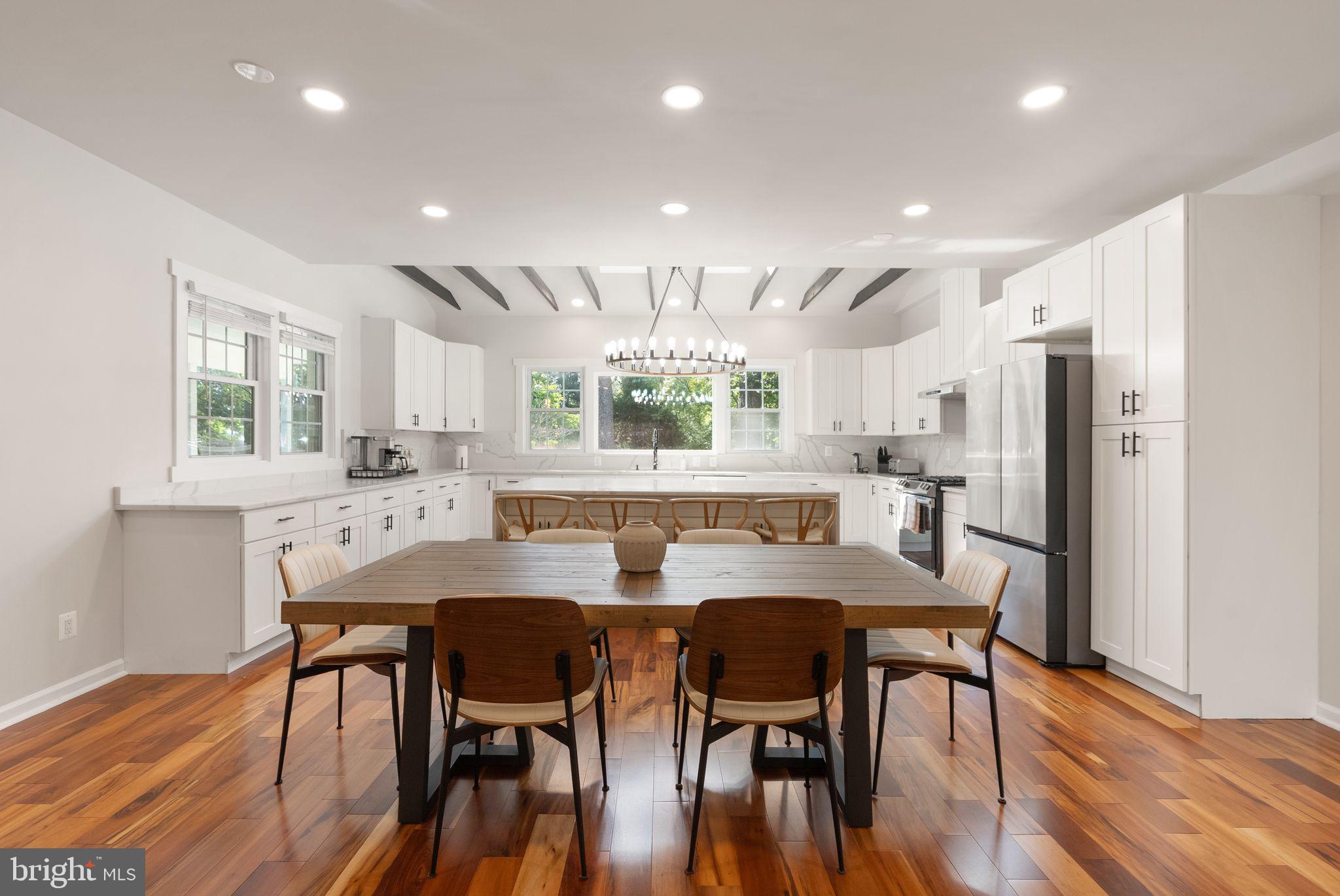 ANNANDALE ACRES - Residential