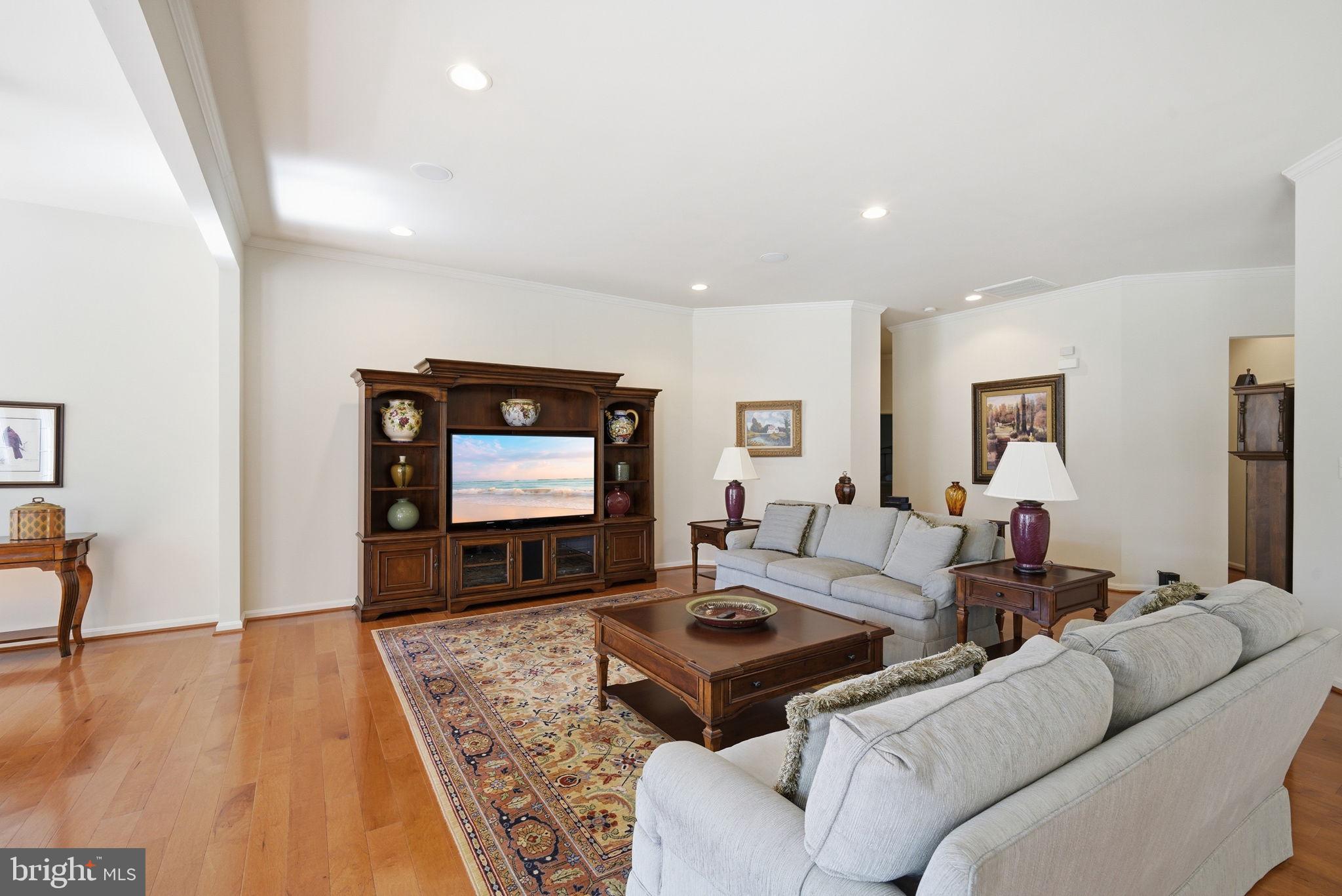 SYMPHONY VILLAGE AT CENTREVILLE - Residential
