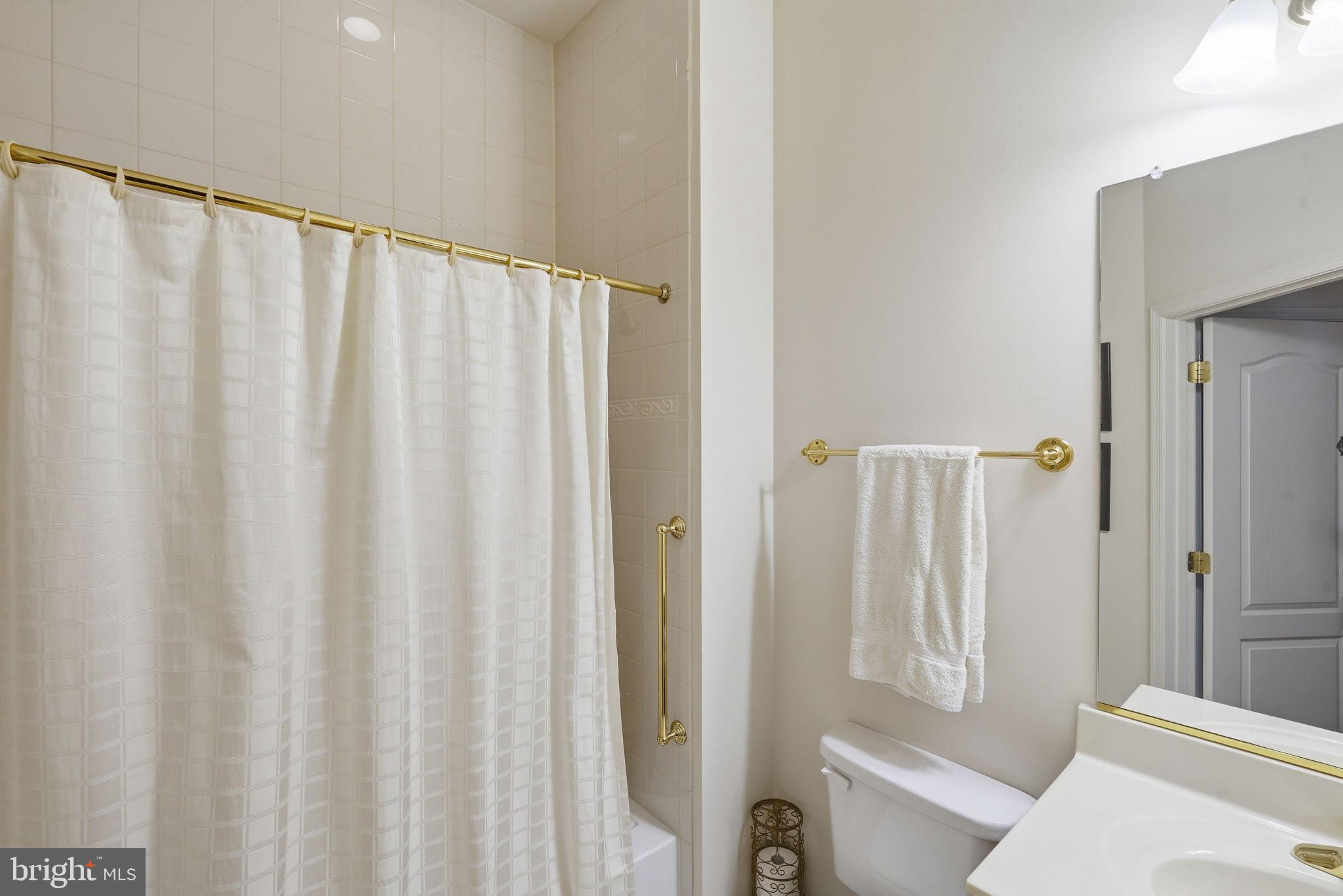 SYMPHONY VILLAGE AT CENTREVILLE - Residential