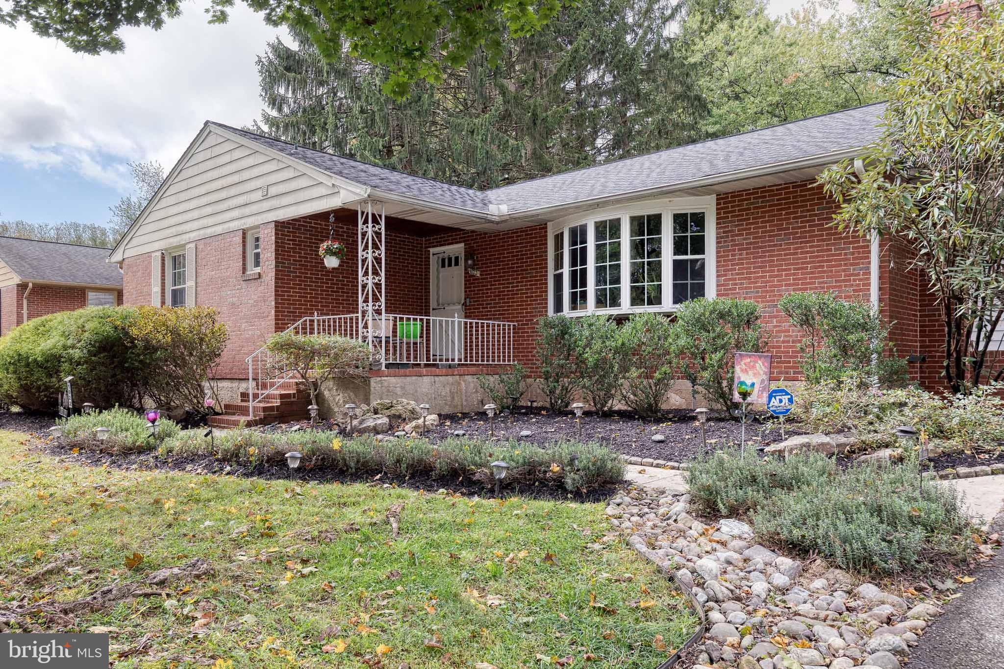 1022 ROXLEIGH ROAD