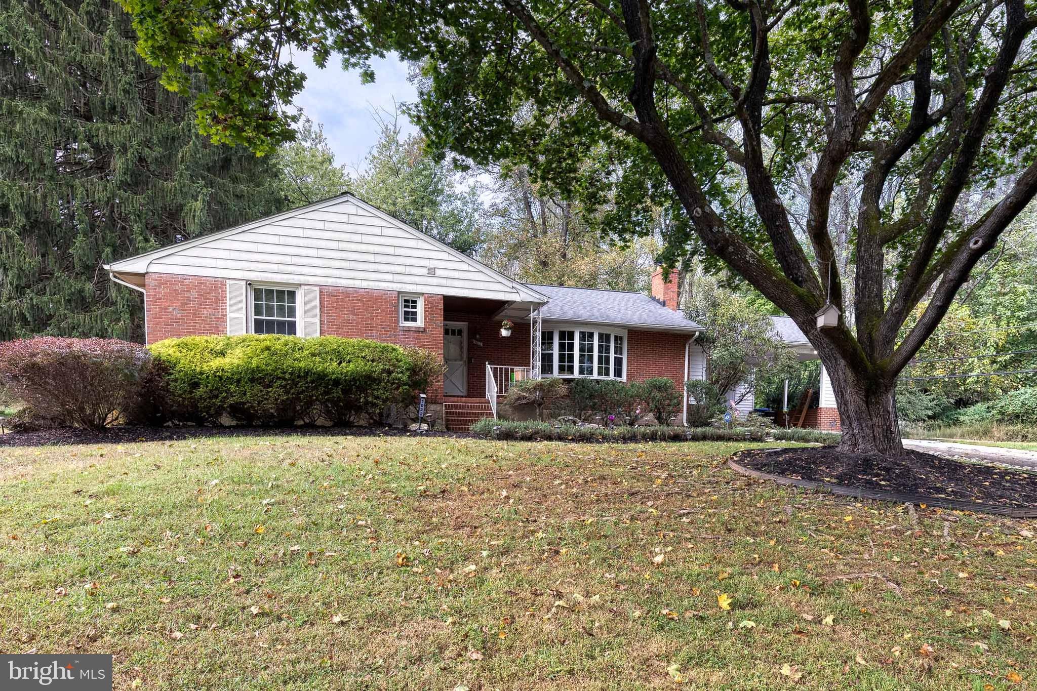 1022 ROXLEIGH ROAD