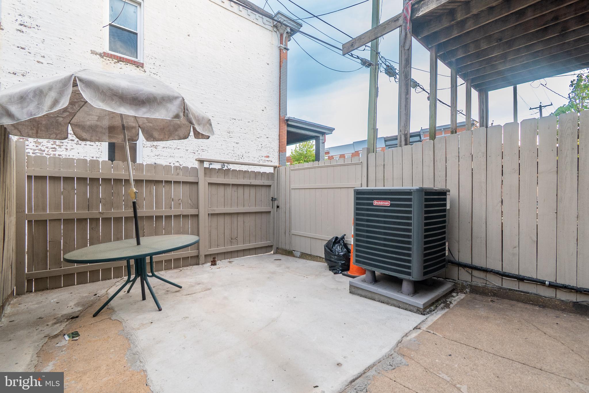 EAST BALTIMORE MIDWAY - Residential
