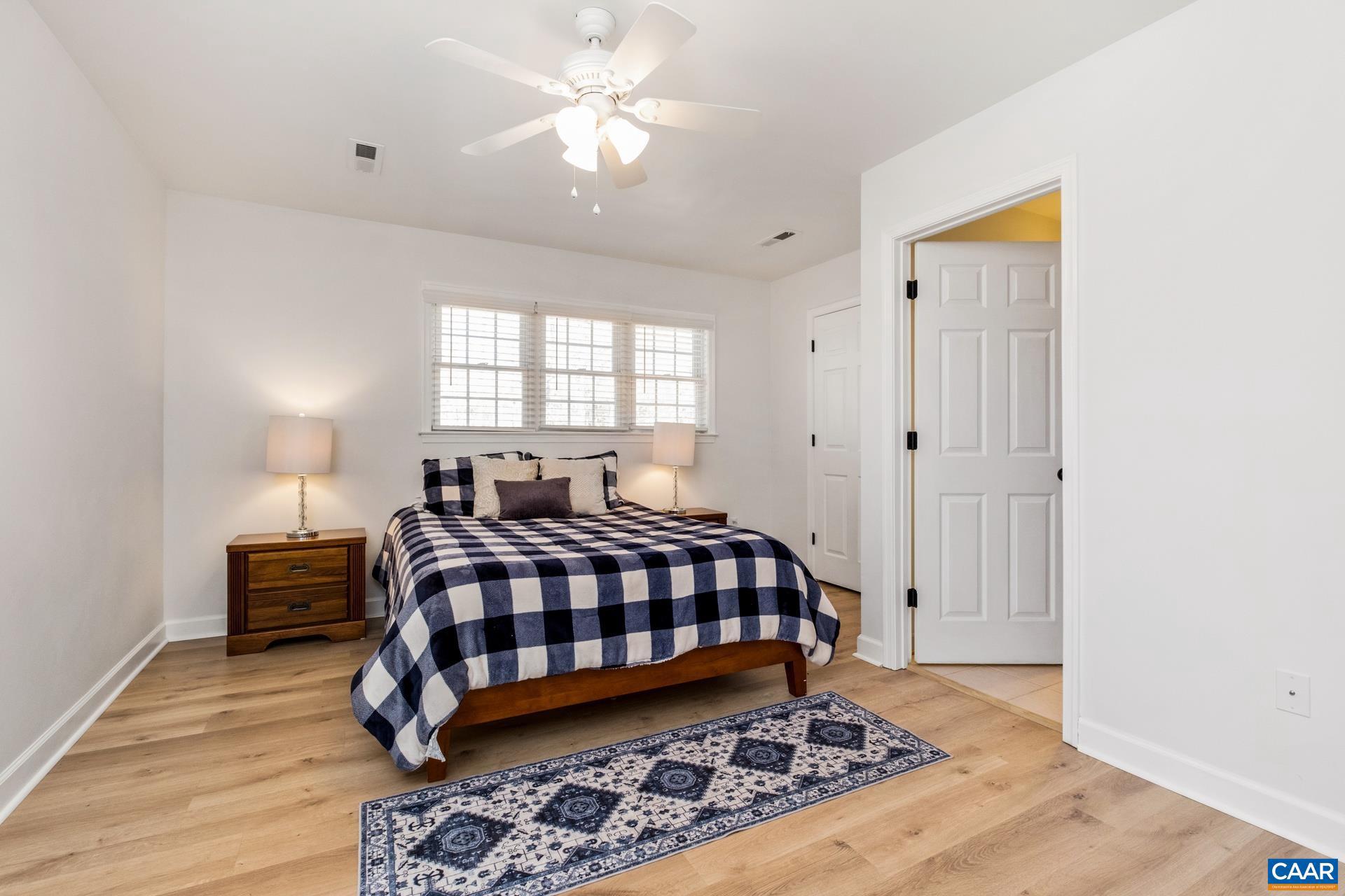 FOREST LAKES - Residential