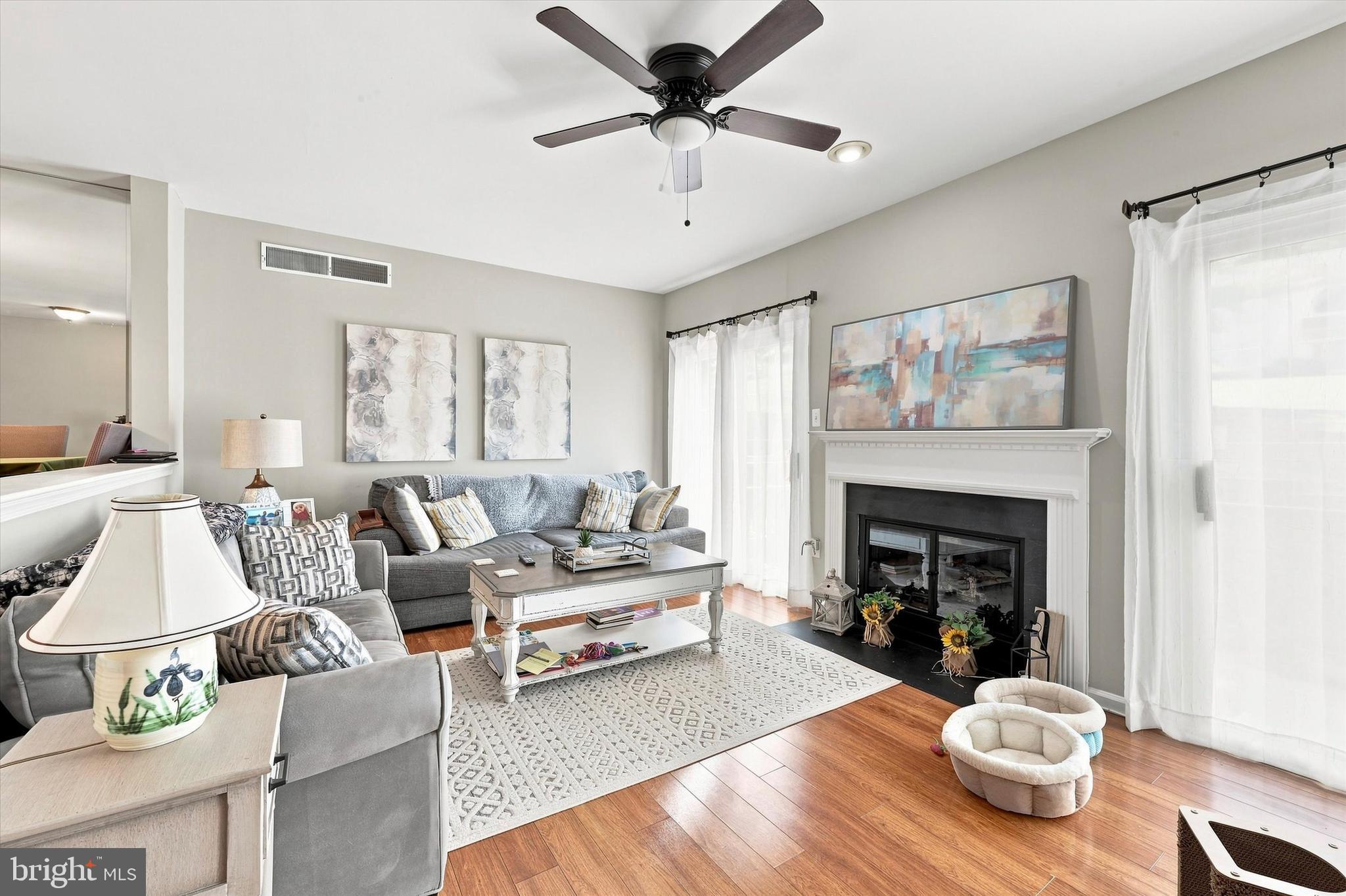 141 KNOLLWOOD COURT