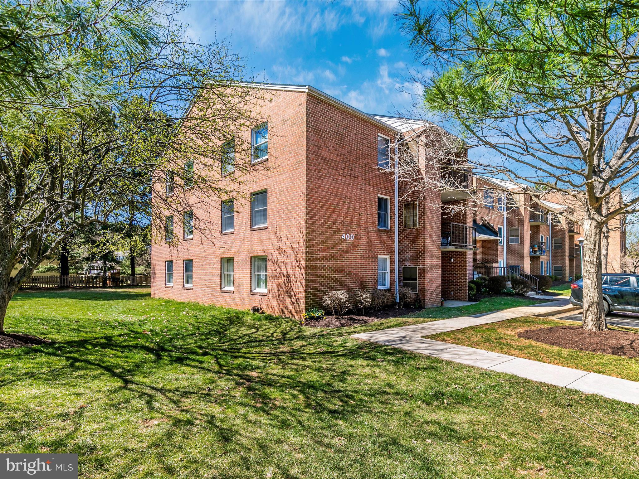 GLADE TOWN - Residential