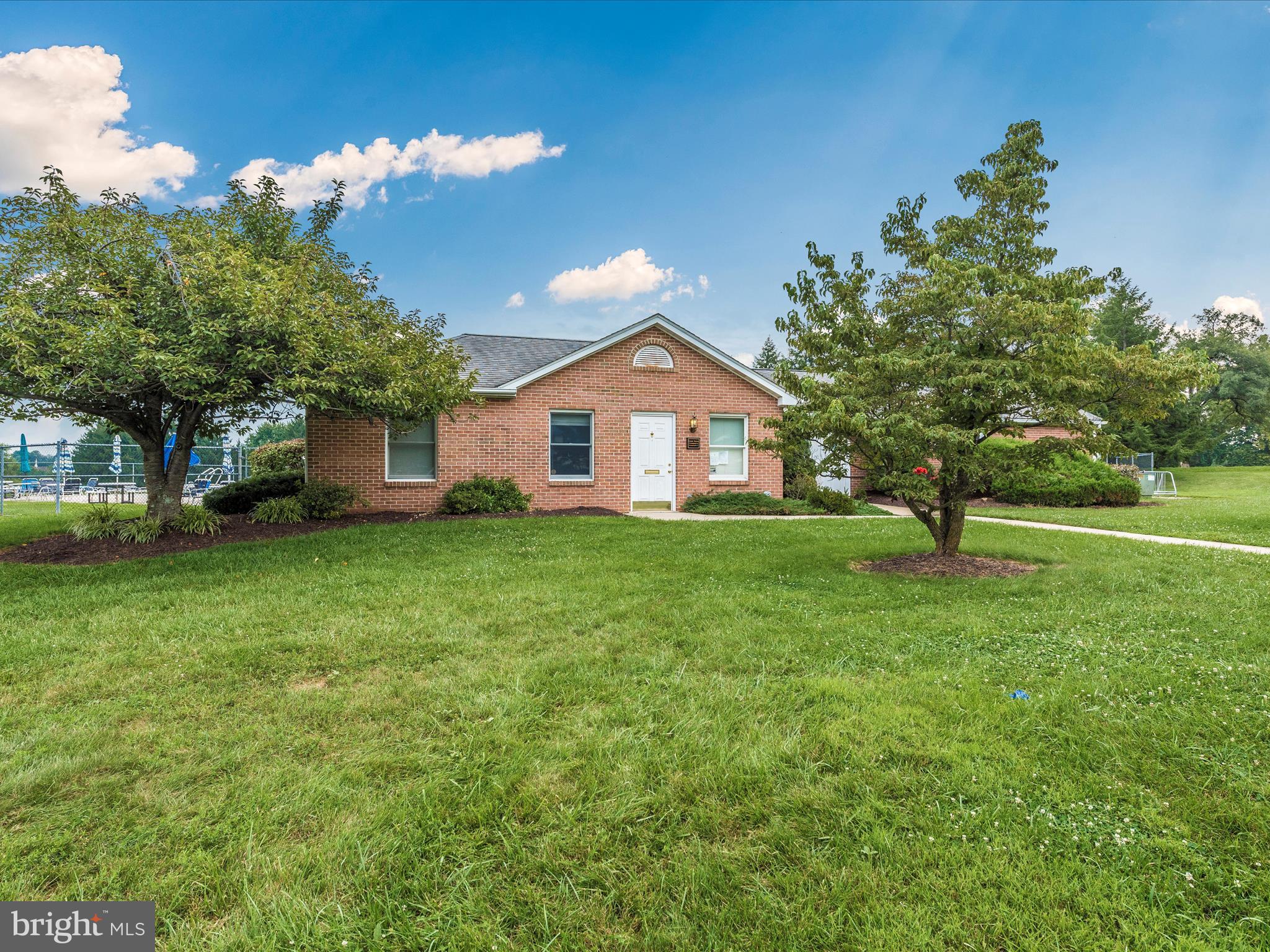 GLADE TOWN - Residential