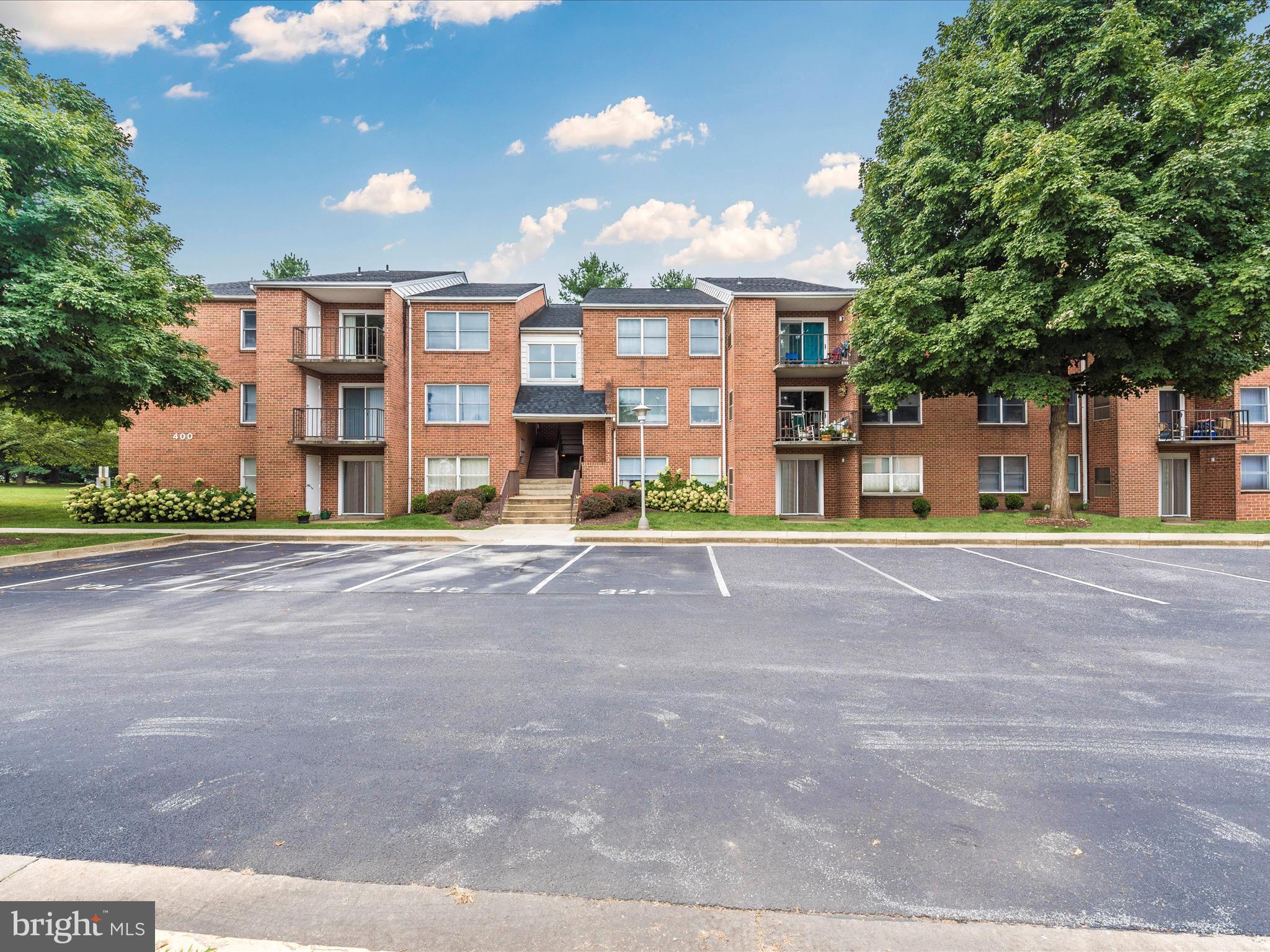 GLADE TOWN - Residential