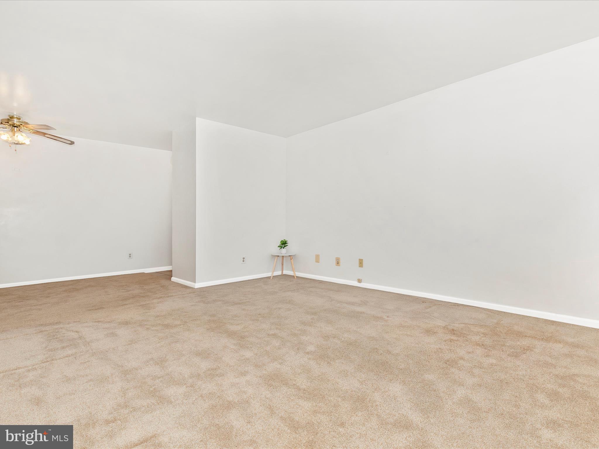 GLADE TOWN - Residential