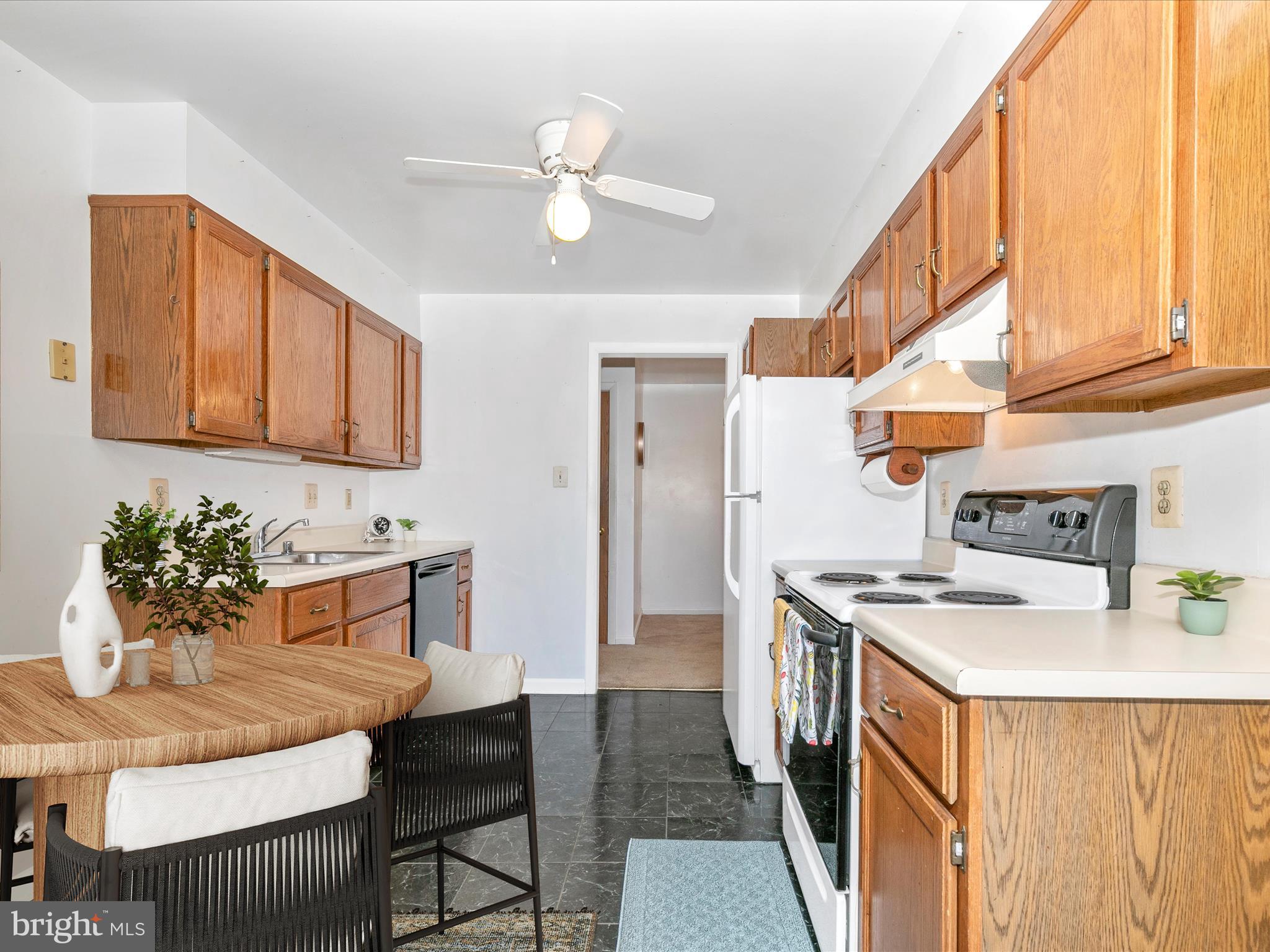 GLADE TOWN - Residential