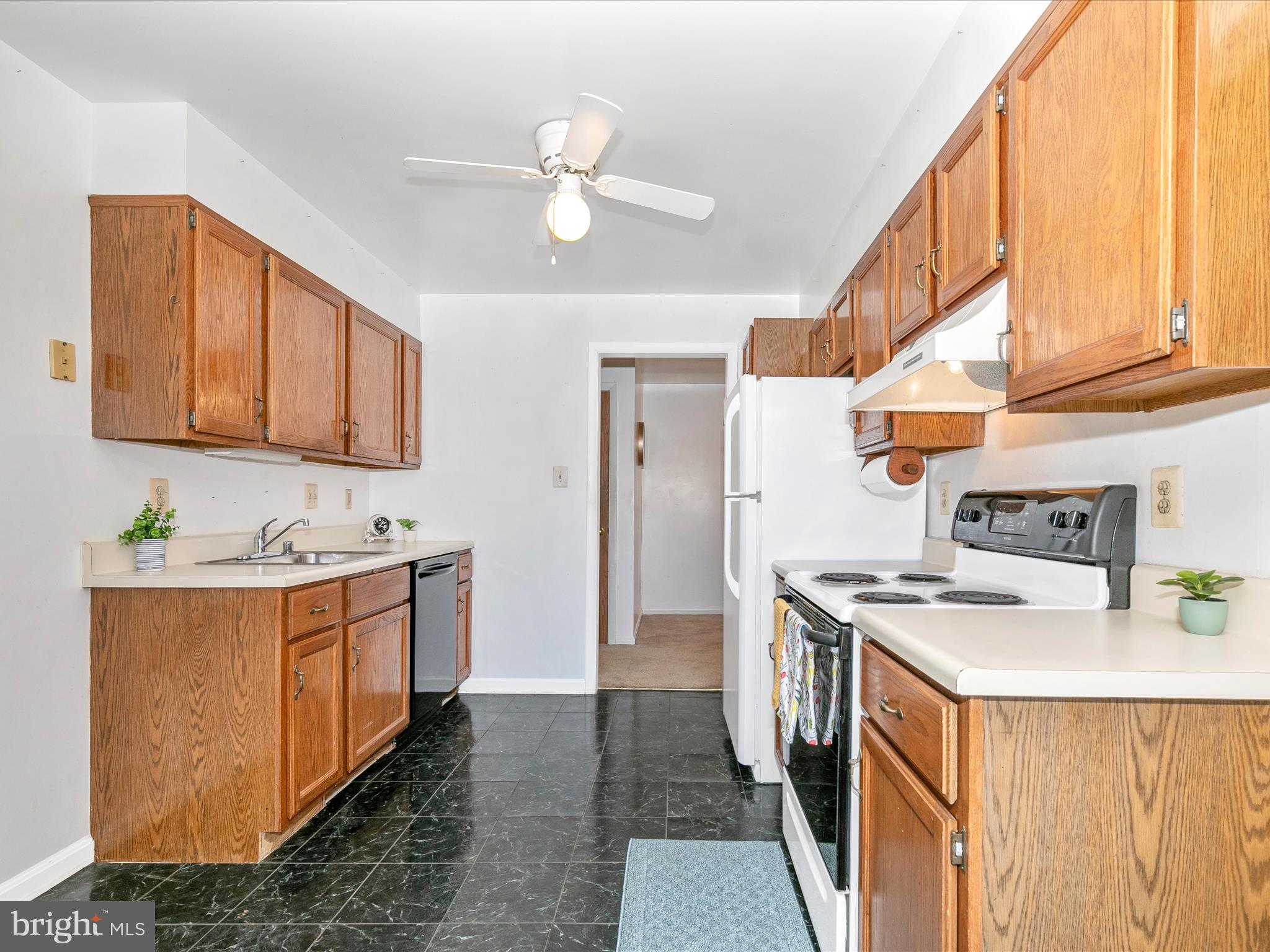 GLADE TOWN - Residential