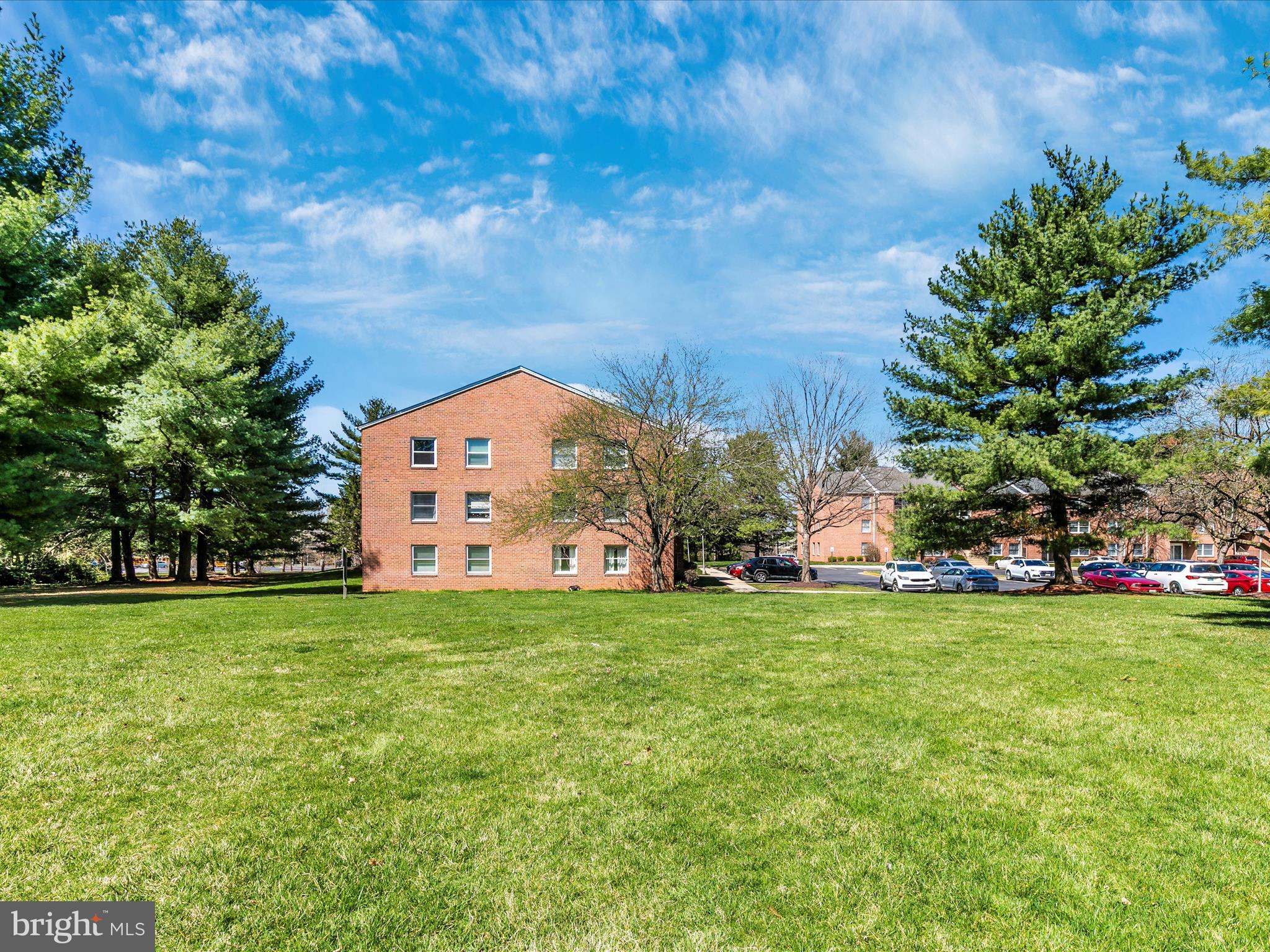 GLADE TOWN - Residential