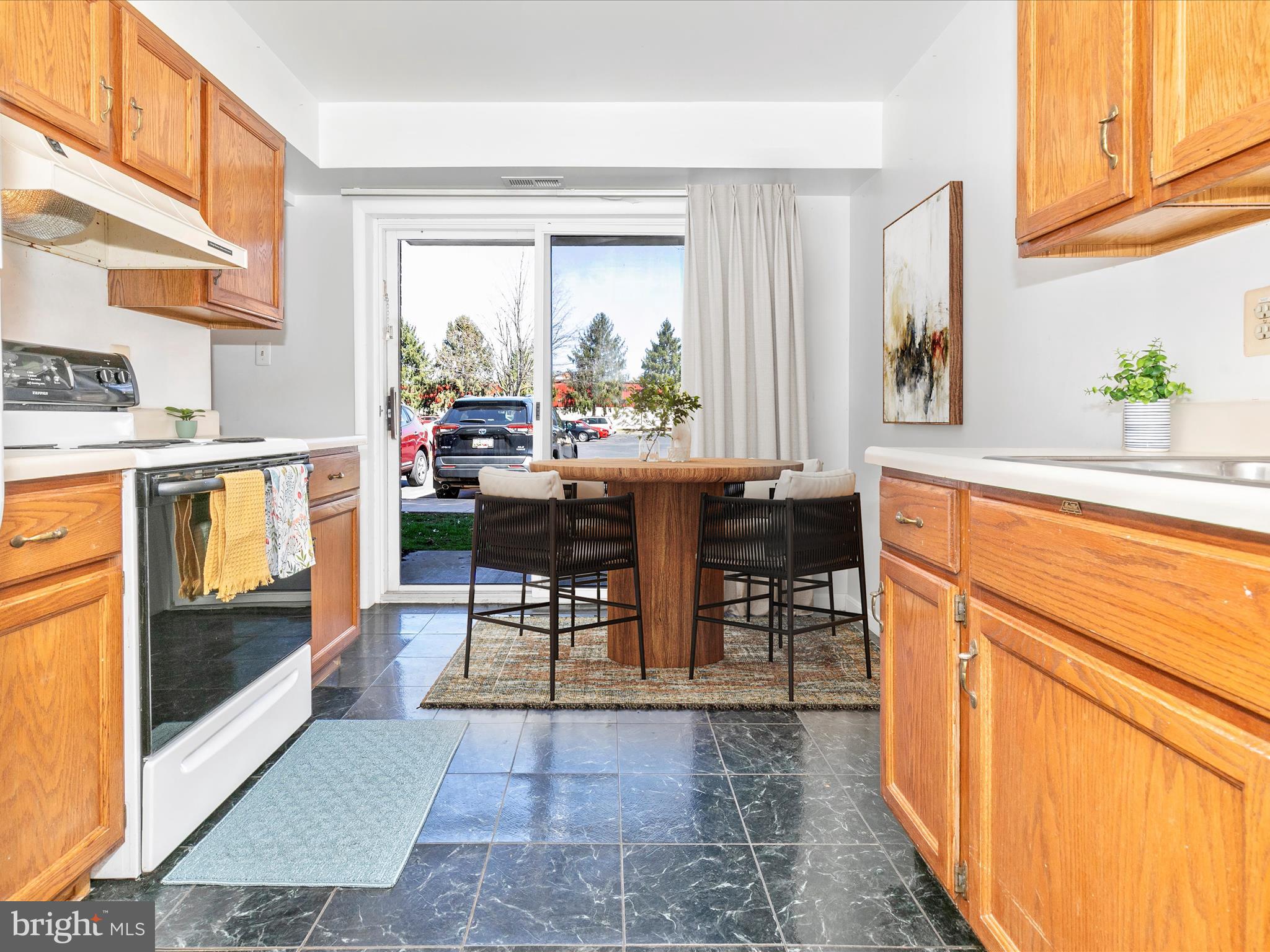 GLADE TOWN - Residential