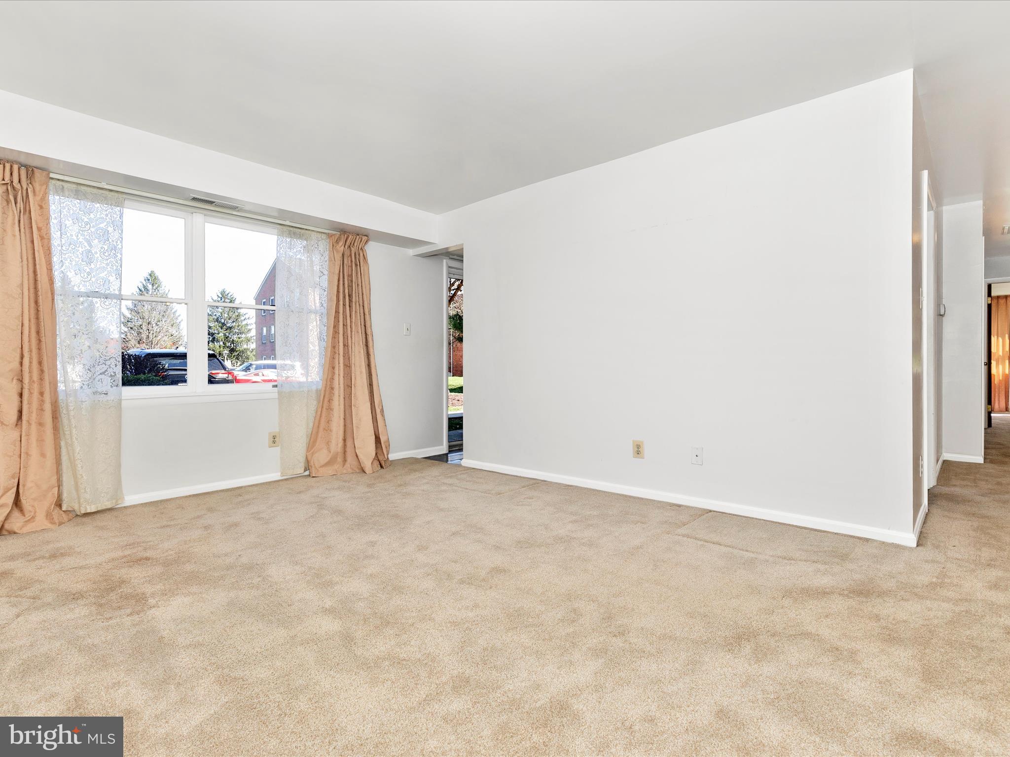 GLADE TOWN - Residential