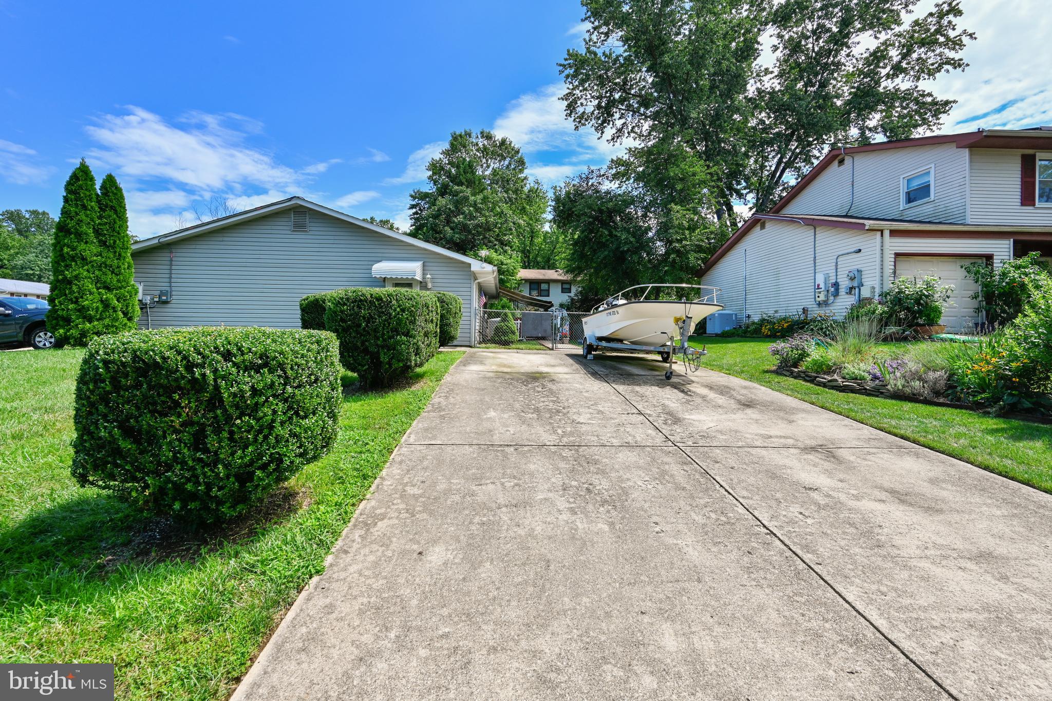 FOUR SEASONS ESTATES - Residential