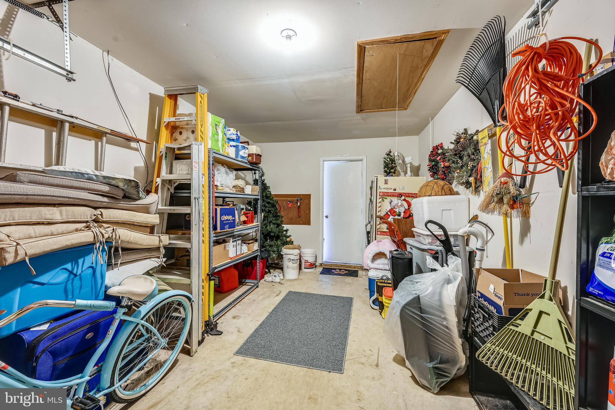 FOUR SEASONS ESTATES - Residential