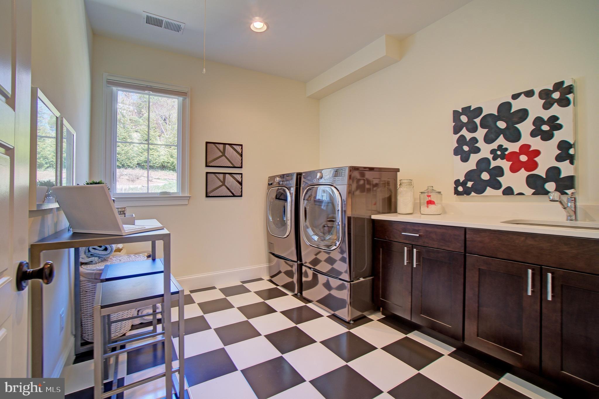 LEE HEIGHTS - Residential