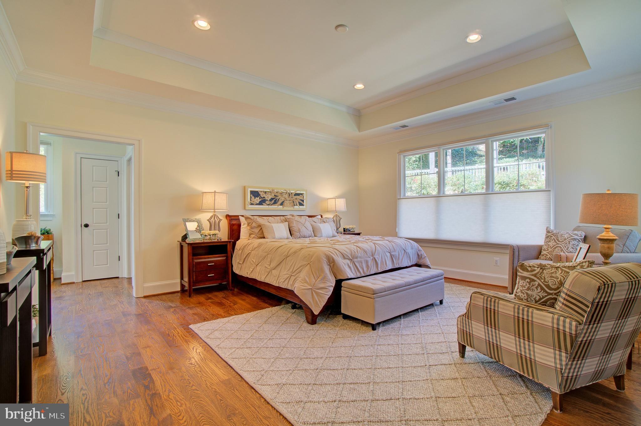 LEE HEIGHTS - Residential