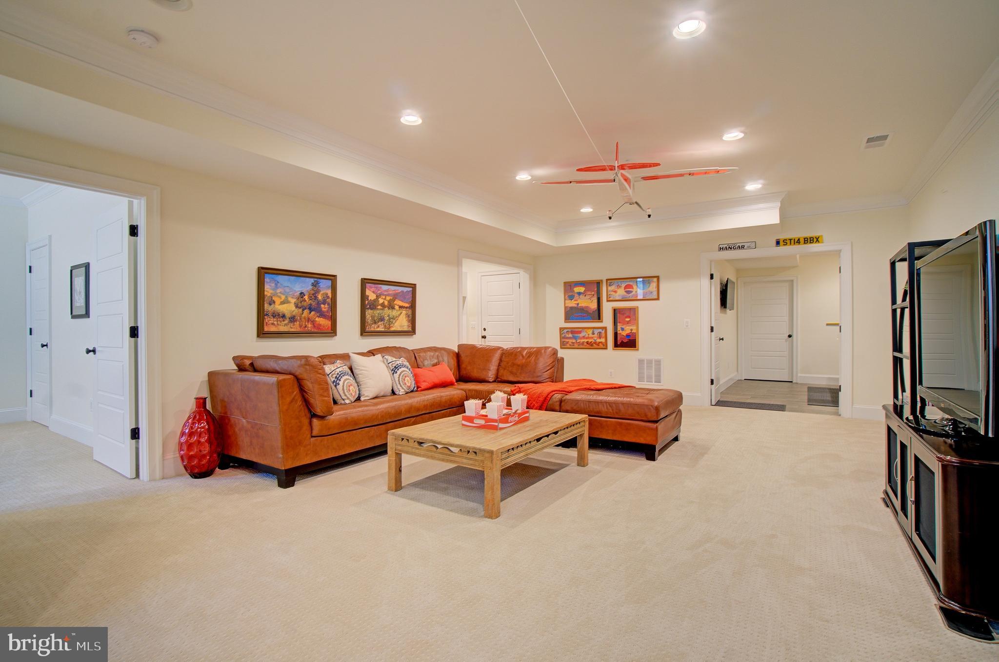 LEE HEIGHTS - Residential