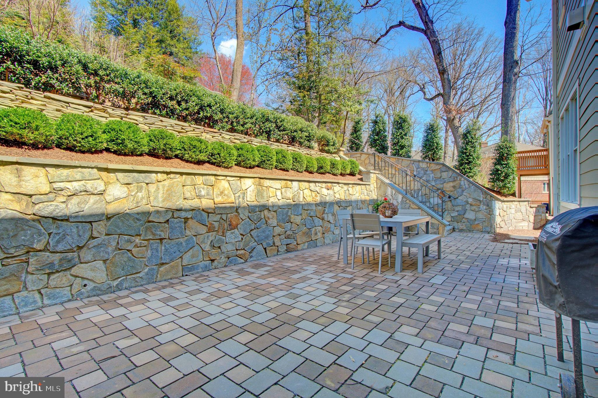 LEE HEIGHTS - Residential