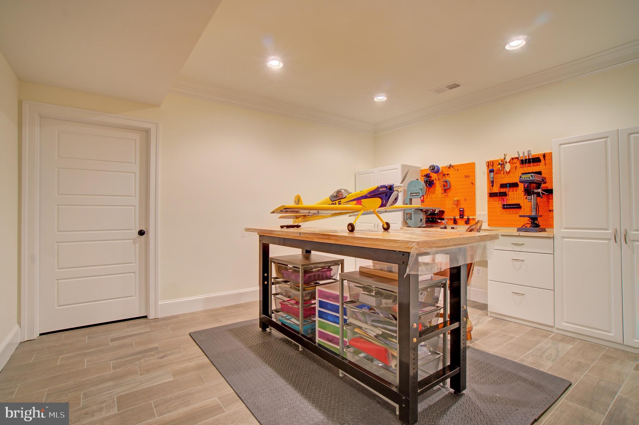 LEE HEIGHTS - Residential