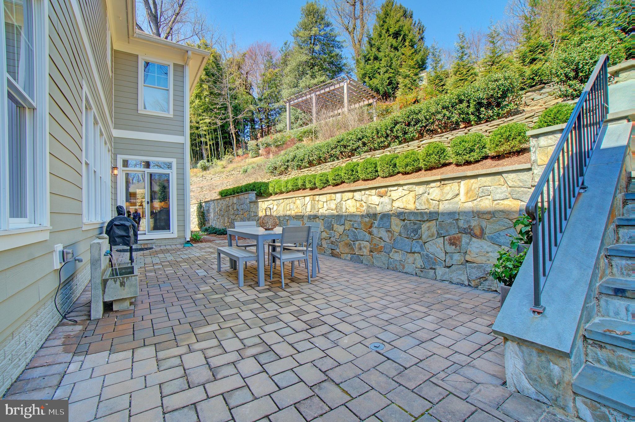 LEE HEIGHTS - Residential