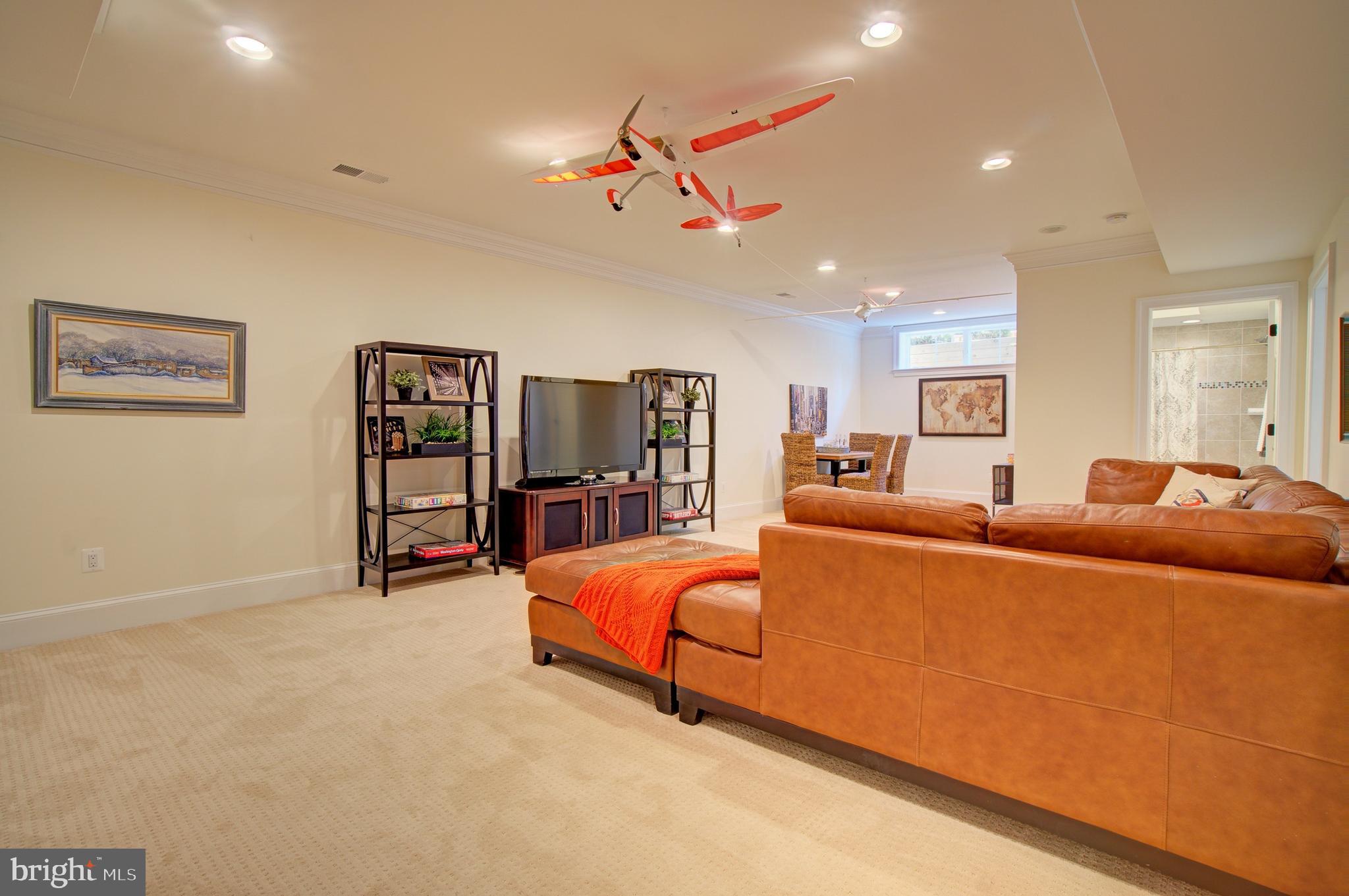 LEE HEIGHTS - Residential