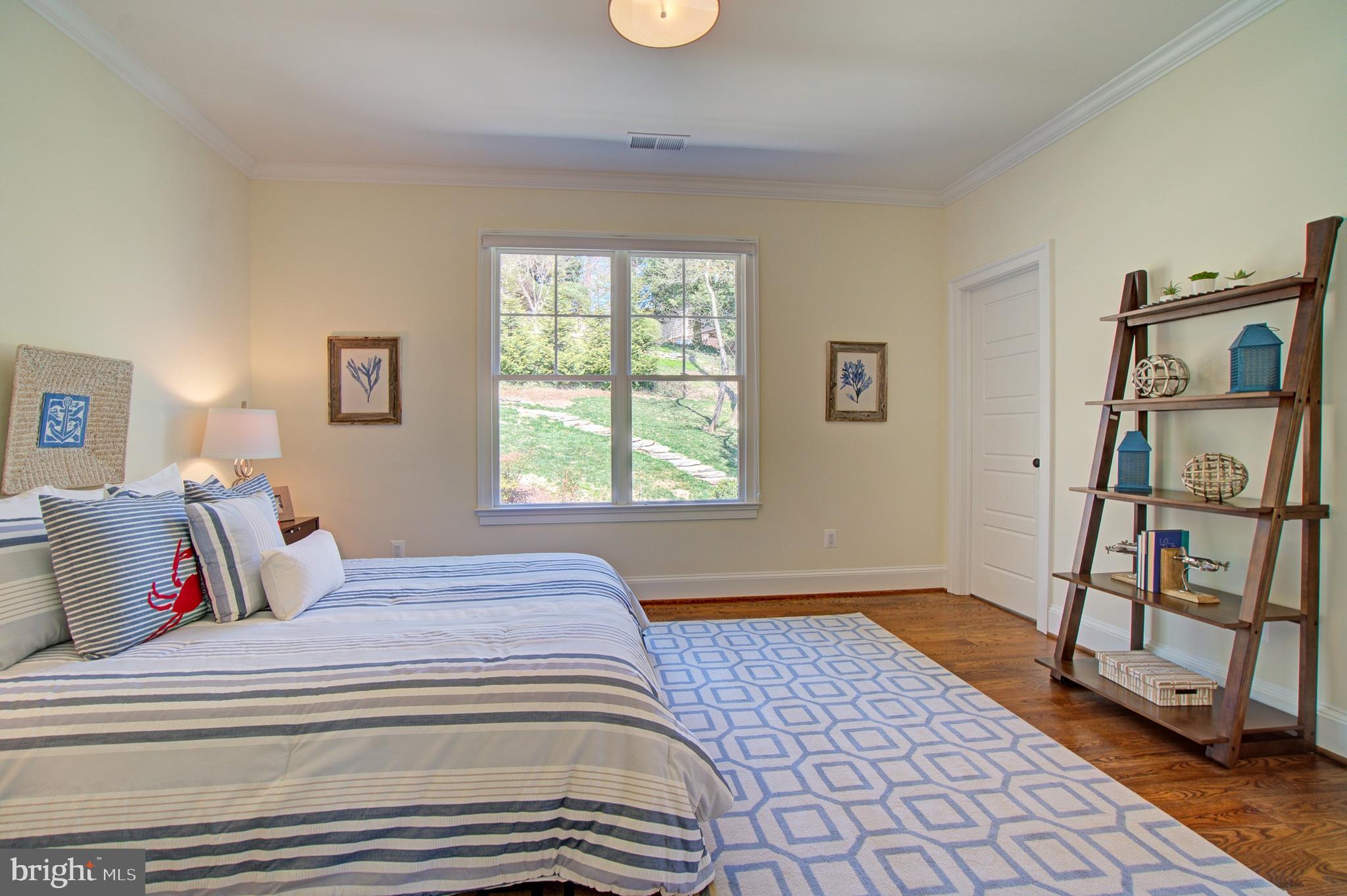 LEE HEIGHTS - Residential