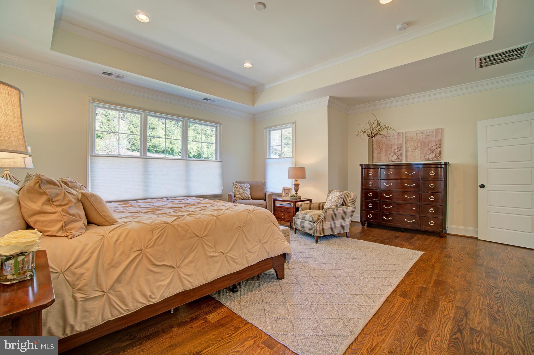 LEE HEIGHTS - Residential