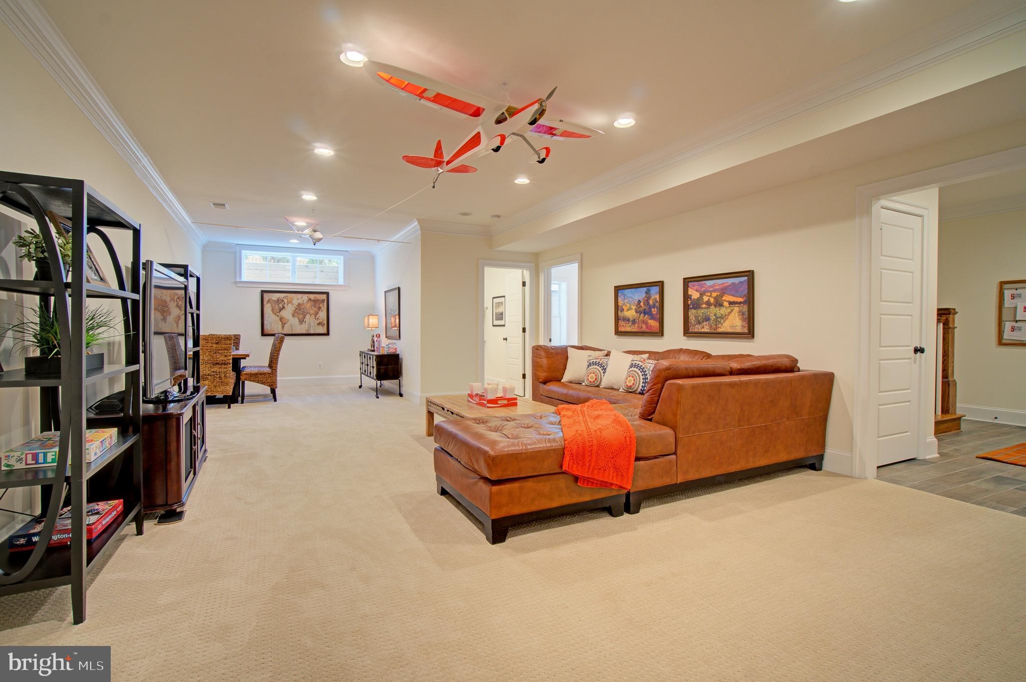 LEE HEIGHTS - Residential