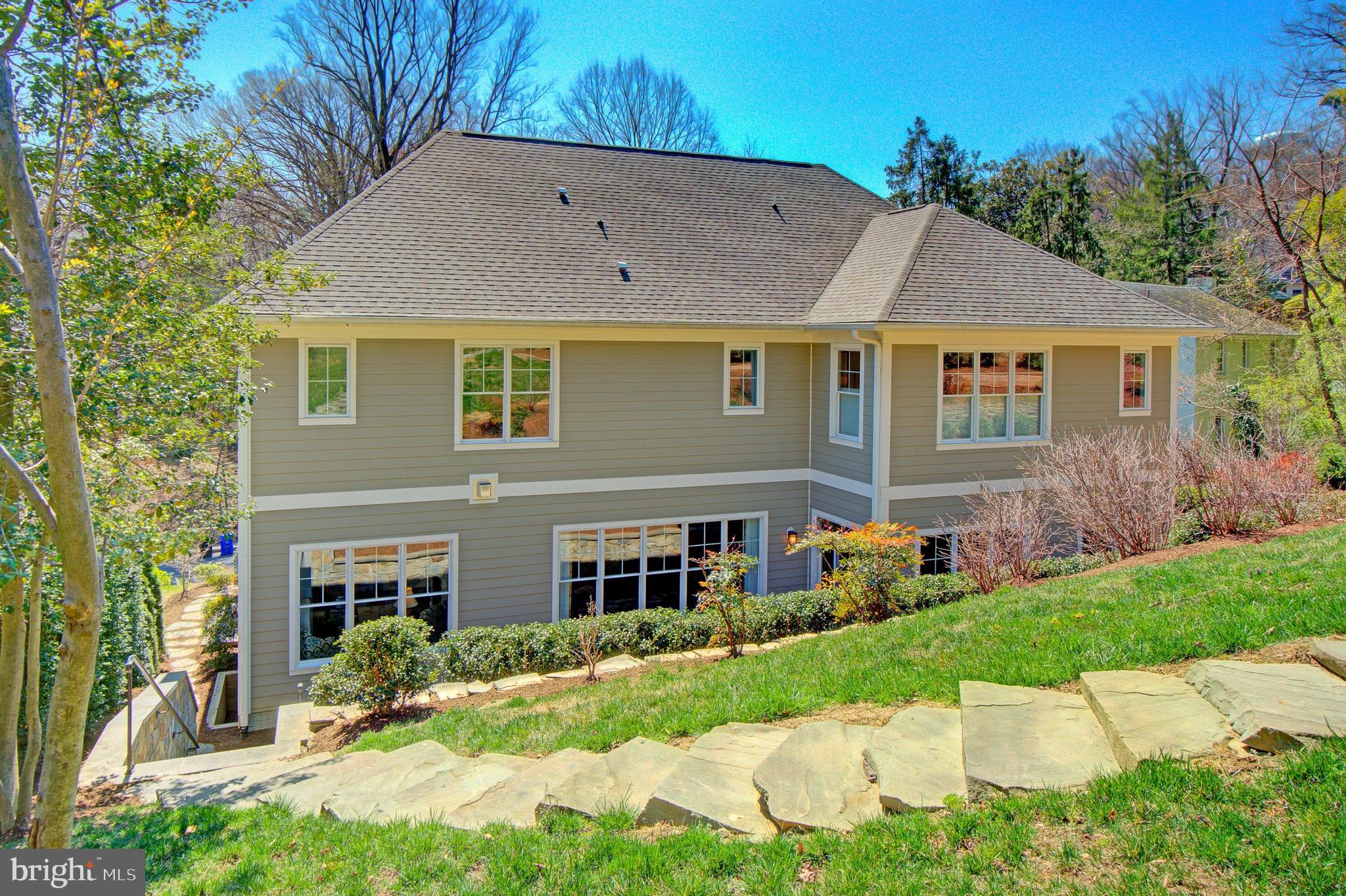 LEE HEIGHTS - Residential