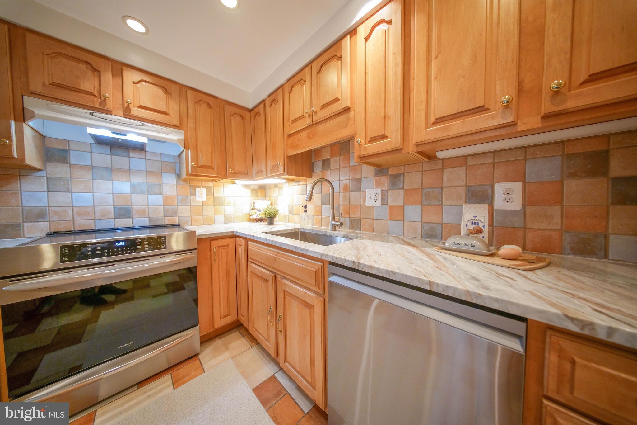 COLONIES AT MCLEAN - Residential