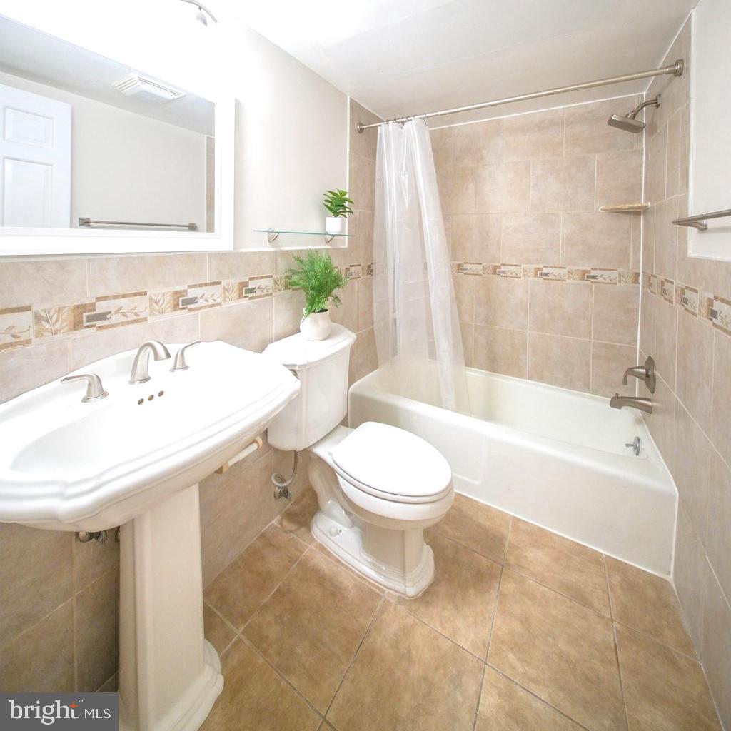 COLONIES AT MCLEAN - Residential