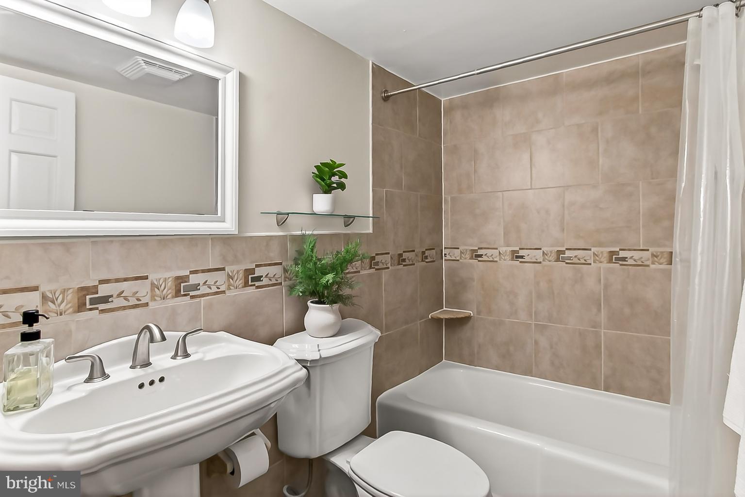 COLONIES AT MCLEAN - Residential