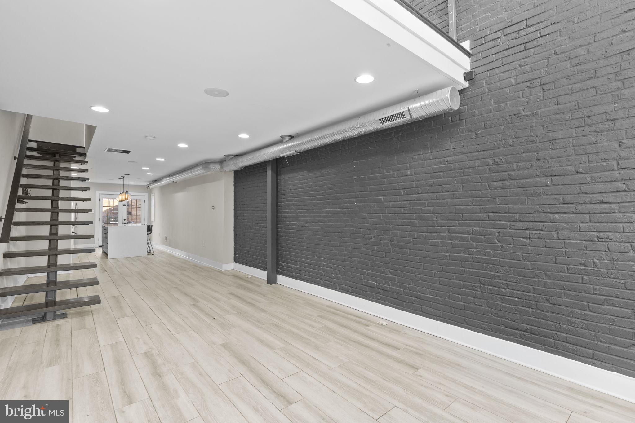 311 S WASHINGTON STREET