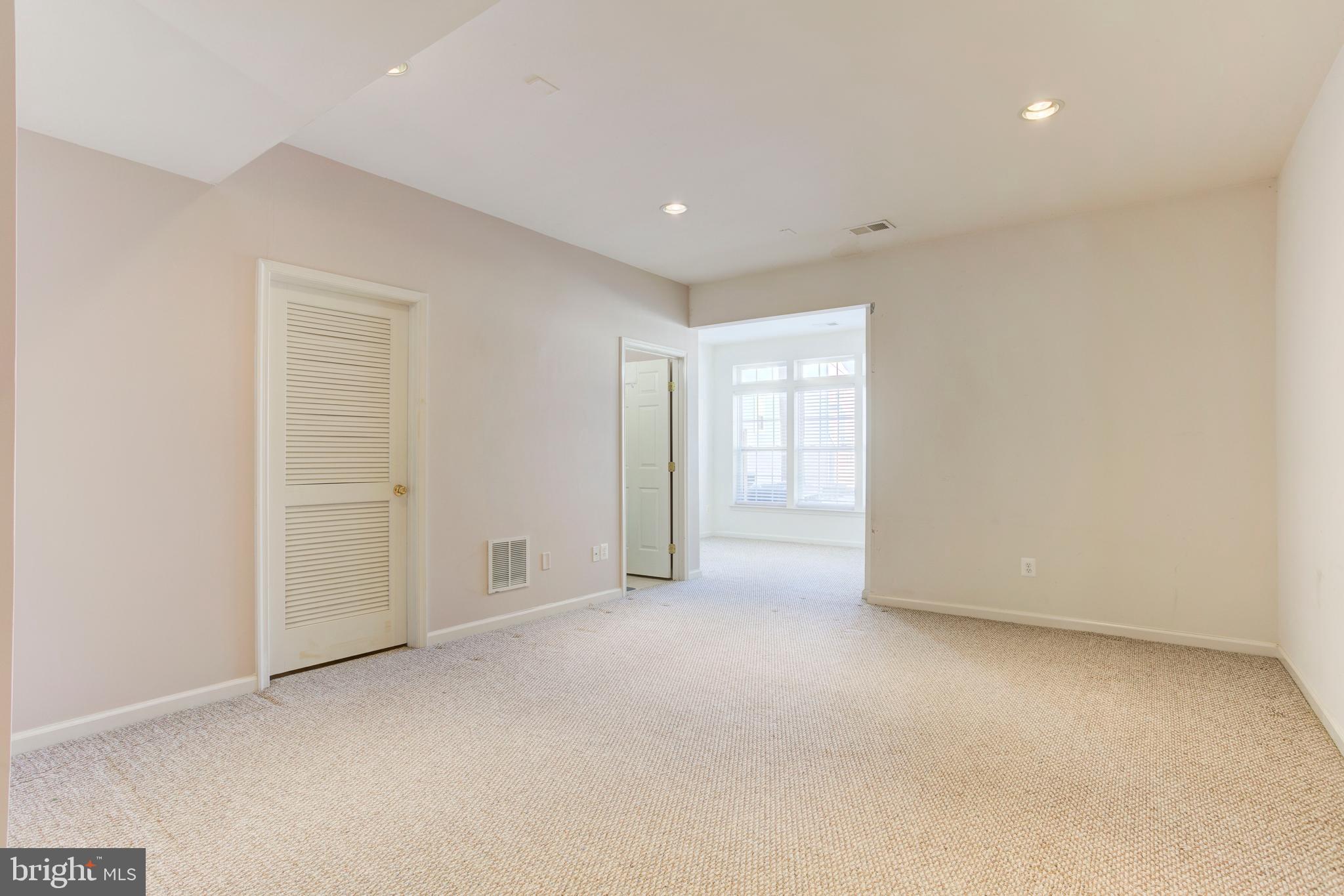 SKYVIEW PARK - Residential Lease