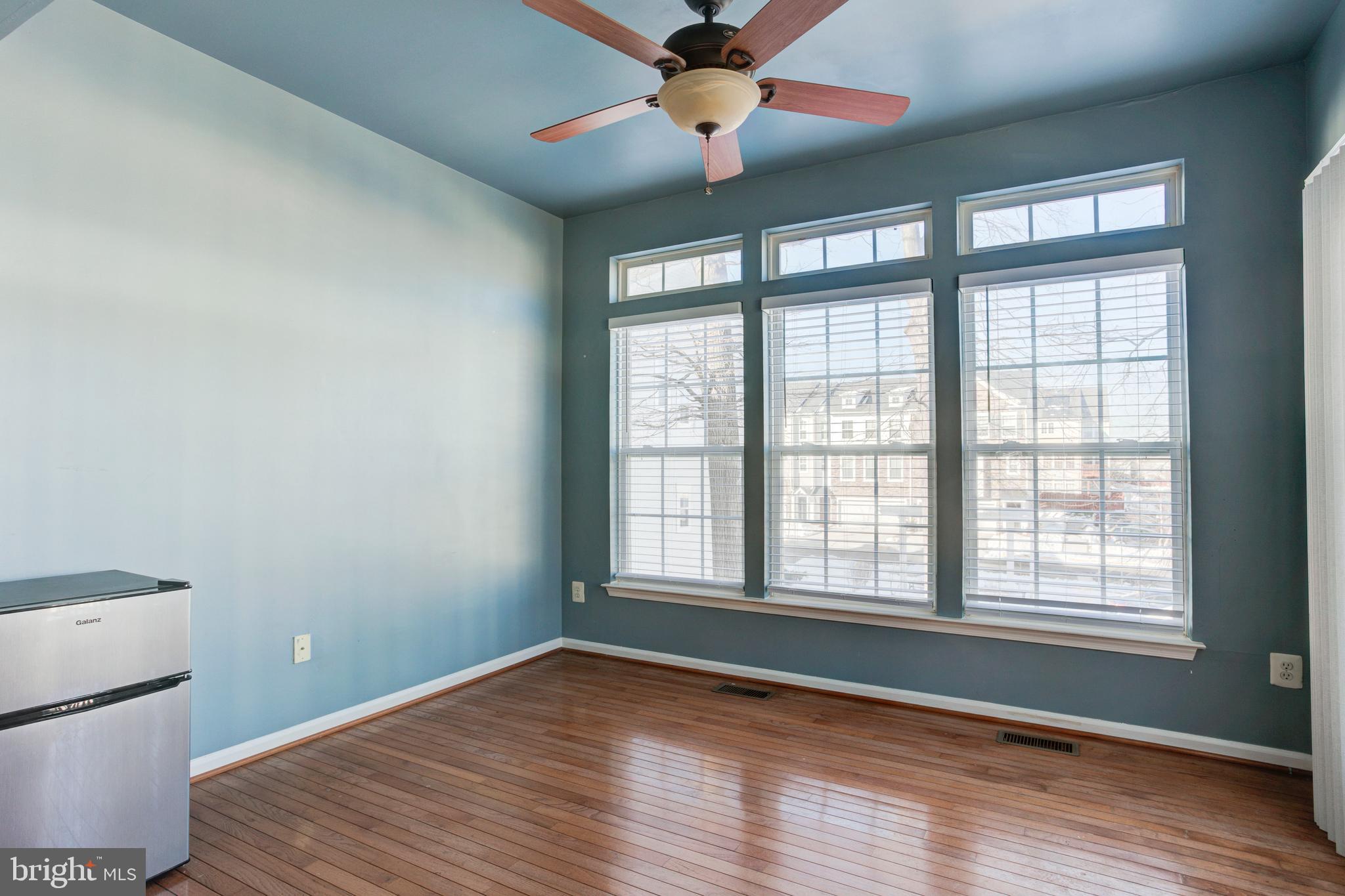 SKYVIEW PARK - Residential Lease