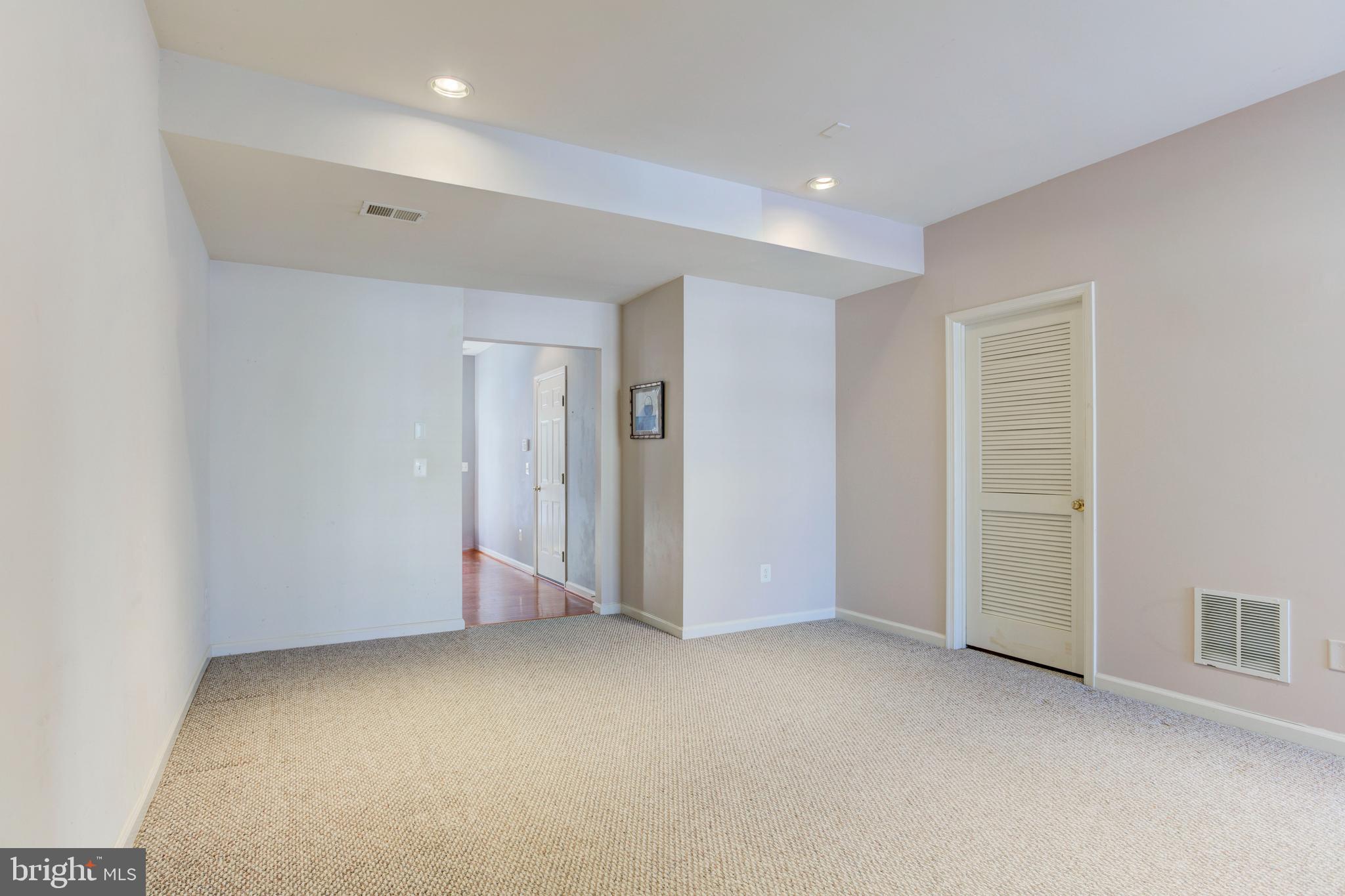 SKYVIEW PARK - Residential Lease