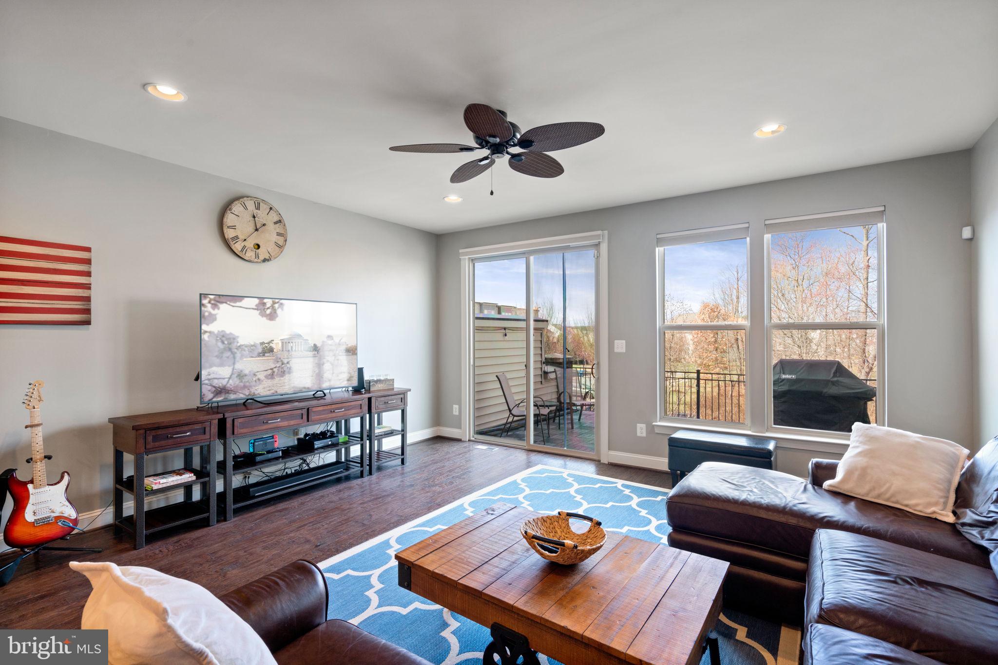 BRAMBLETON TOWN CTR RESI - Residential