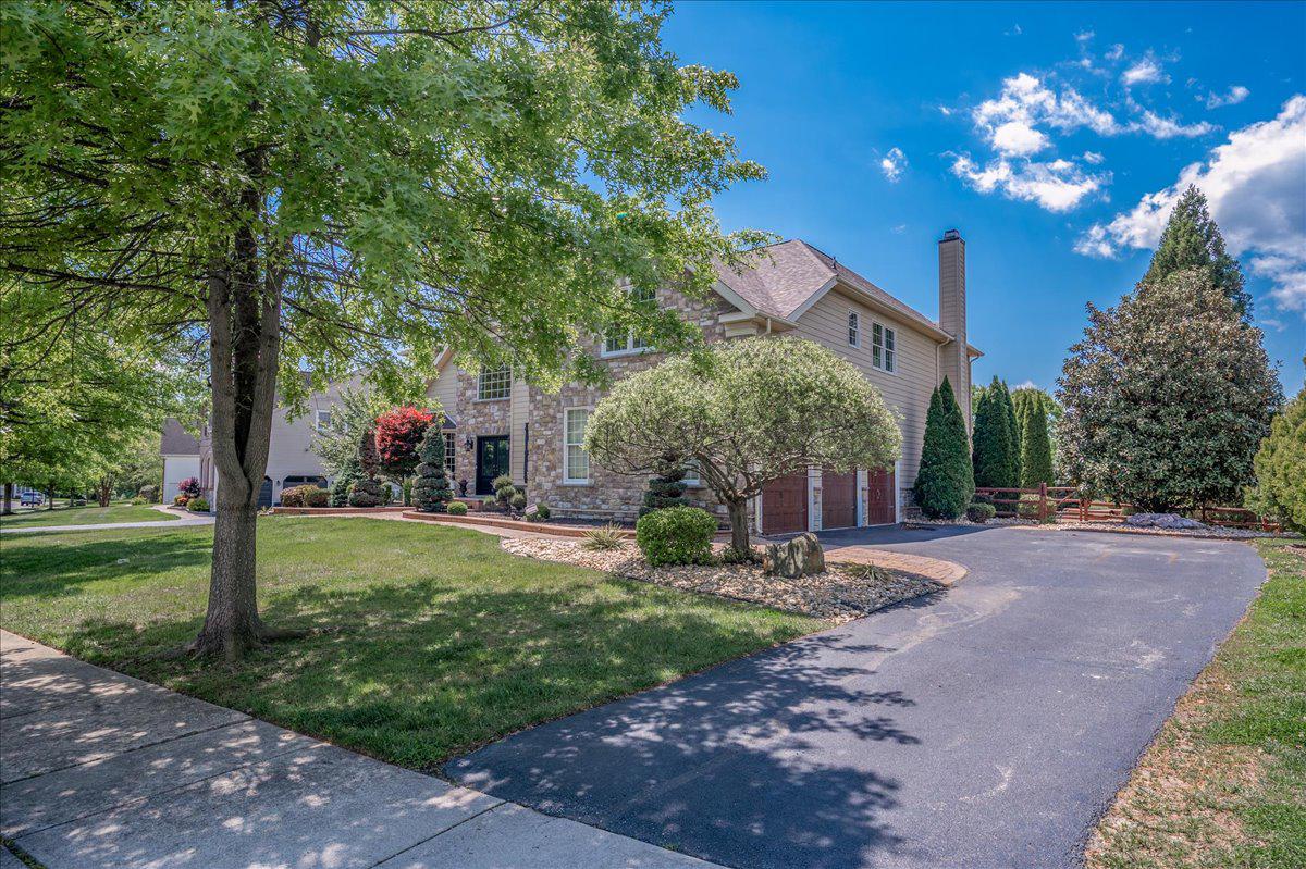 1010 POWELL COURT