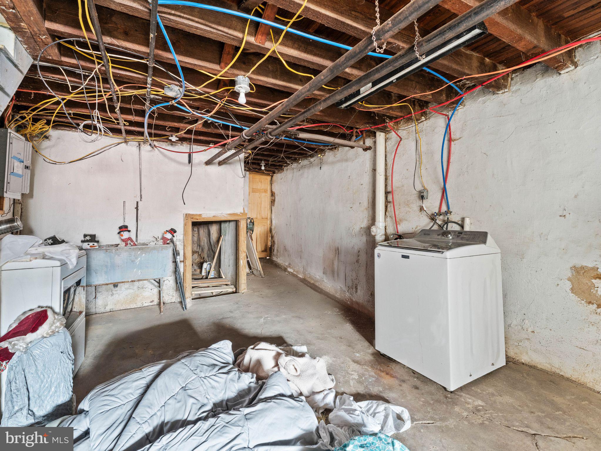 LAWNCREST - Residential